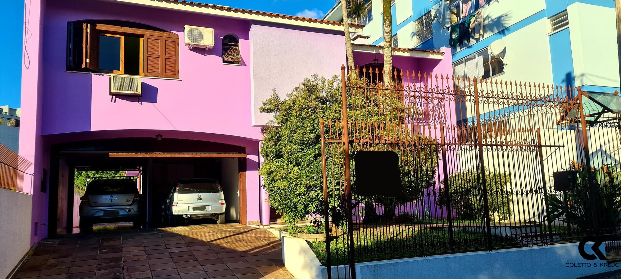 Casa à venda com 4 quartos, 350m² - Foto 2