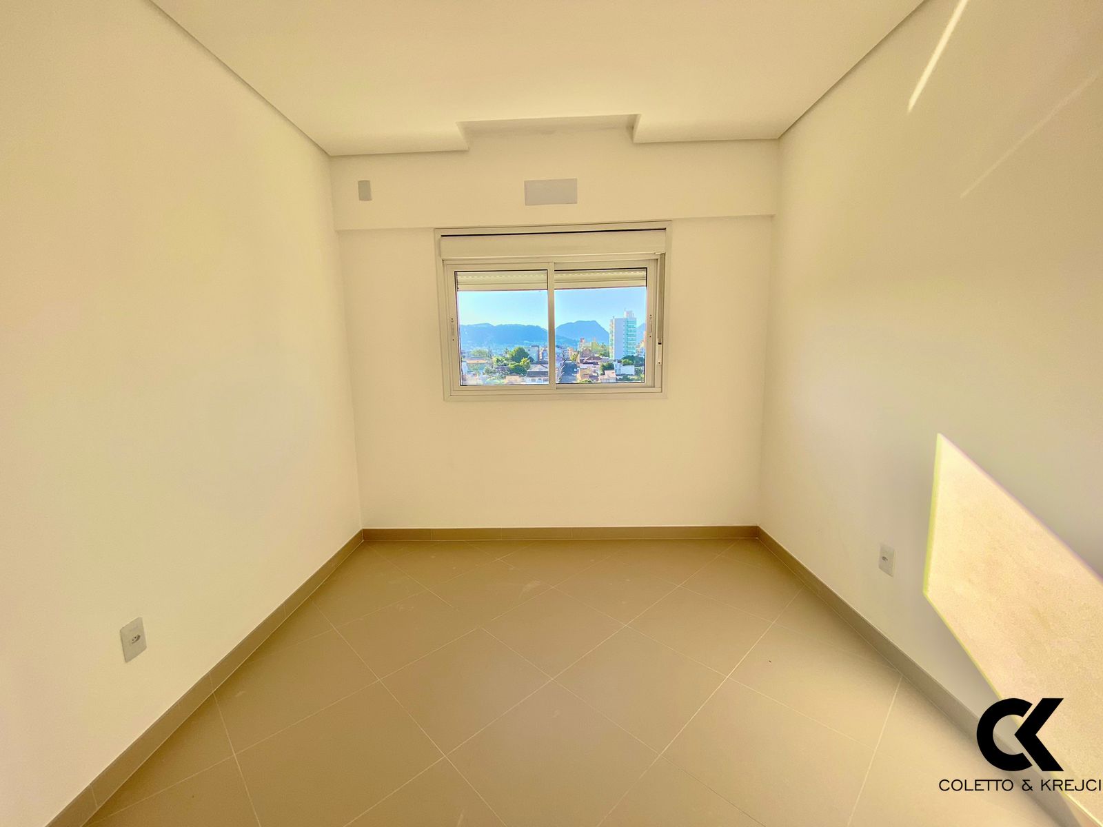 Apartamento à venda com 2 quartos, 68m² - Foto 9