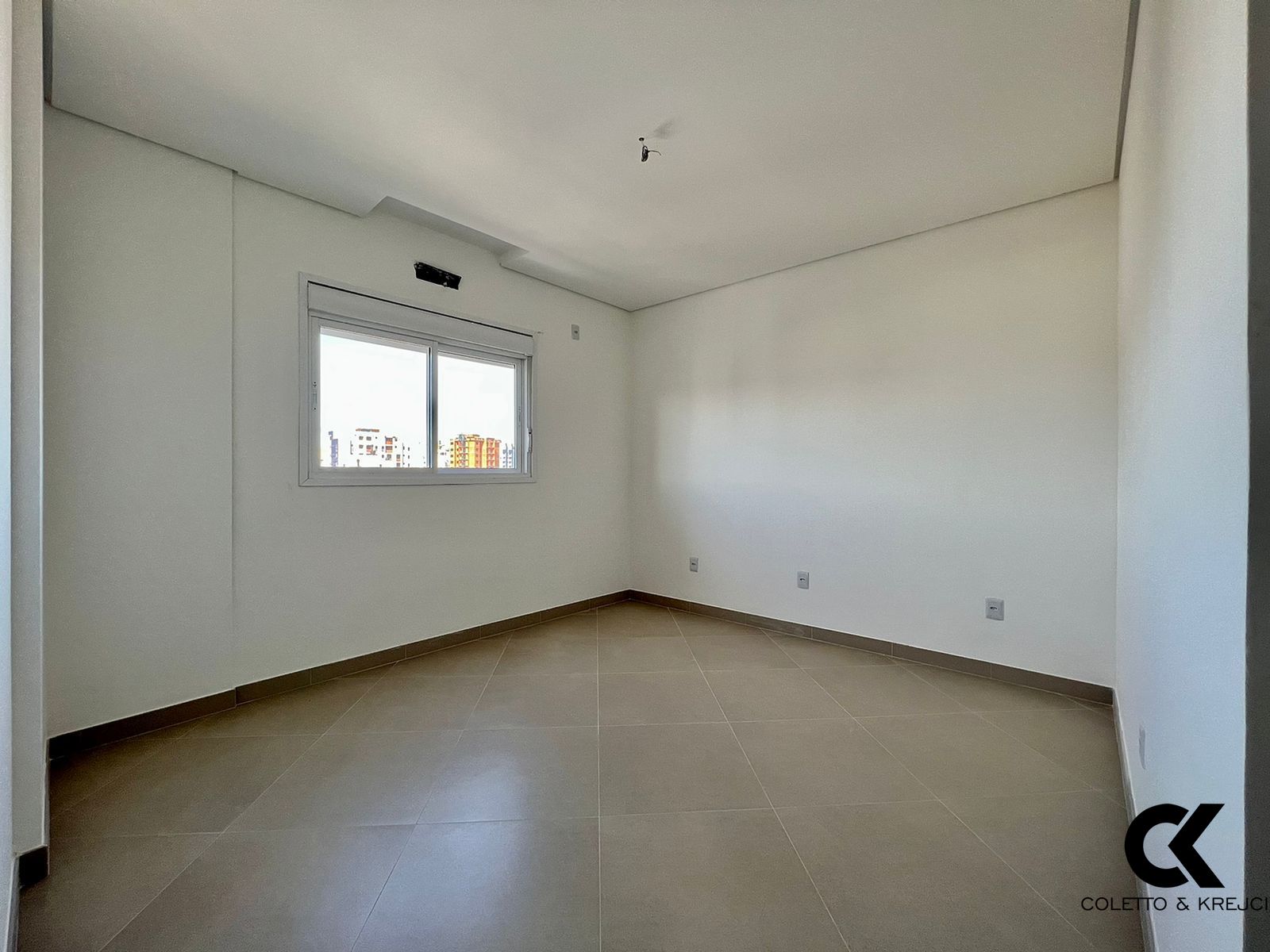 Apartamento à venda com 2 quartos, 76m² - Foto 5