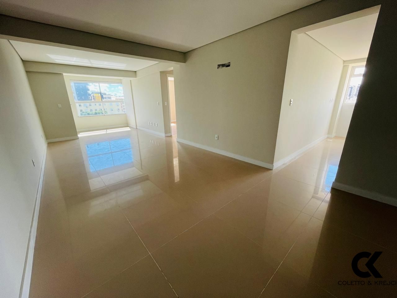 Apartamento à venda com 1 quarto, 42m² - Foto 3