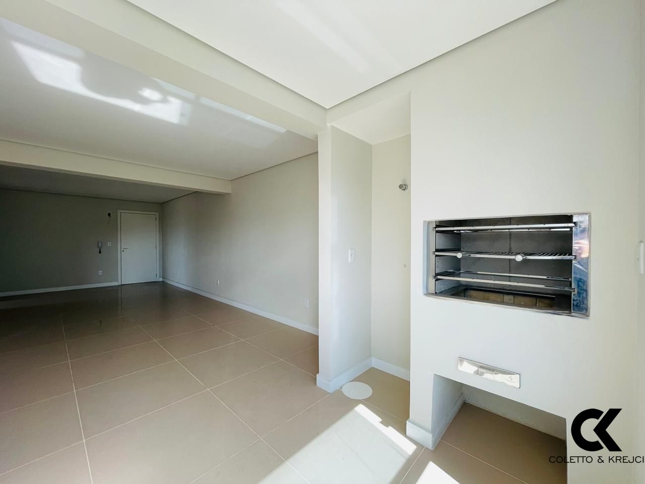 Apartamento à venda com 1 quarto, 42m² - Foto 1