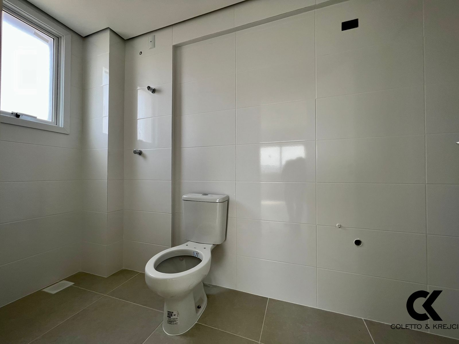 Apartamento à venda com 2 quartos, 77m² - Foto 11