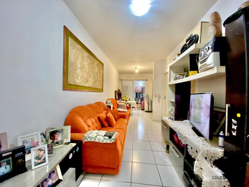 Casa de Condomínio à venda com 3 quartos, 58m² - Foto 2