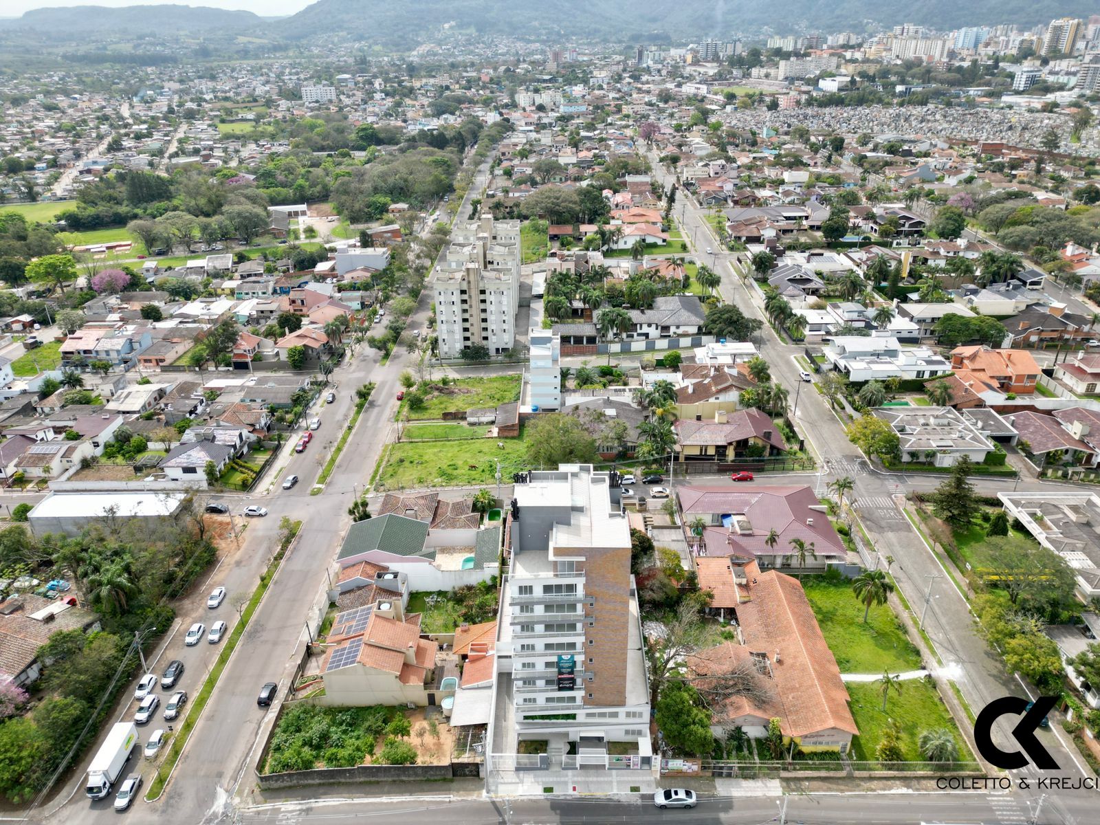 Cobertura, 3 quartos, 233 m² - Foto 2