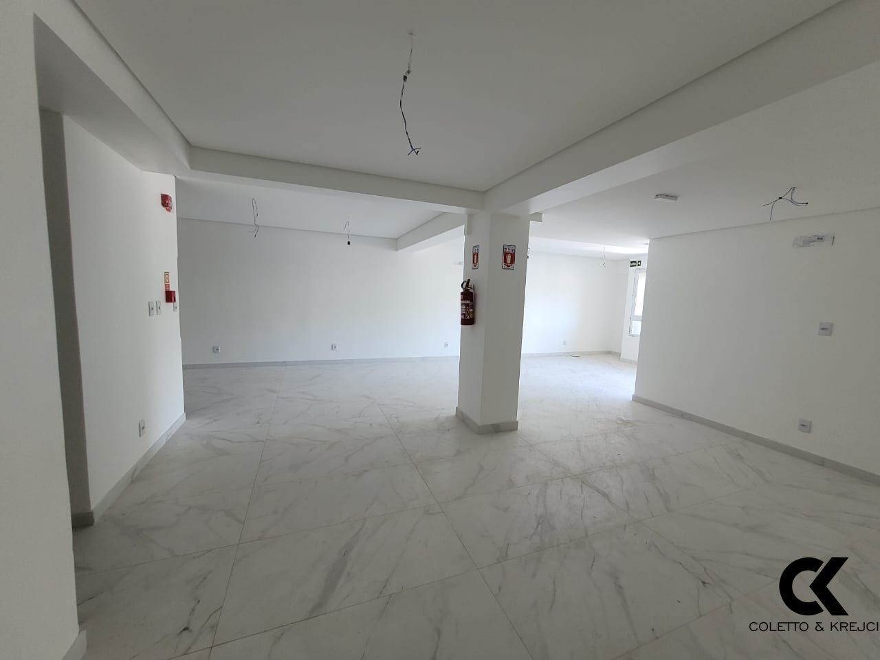 Apartamento à venda com 2 quartos, 81m² - Foto 8