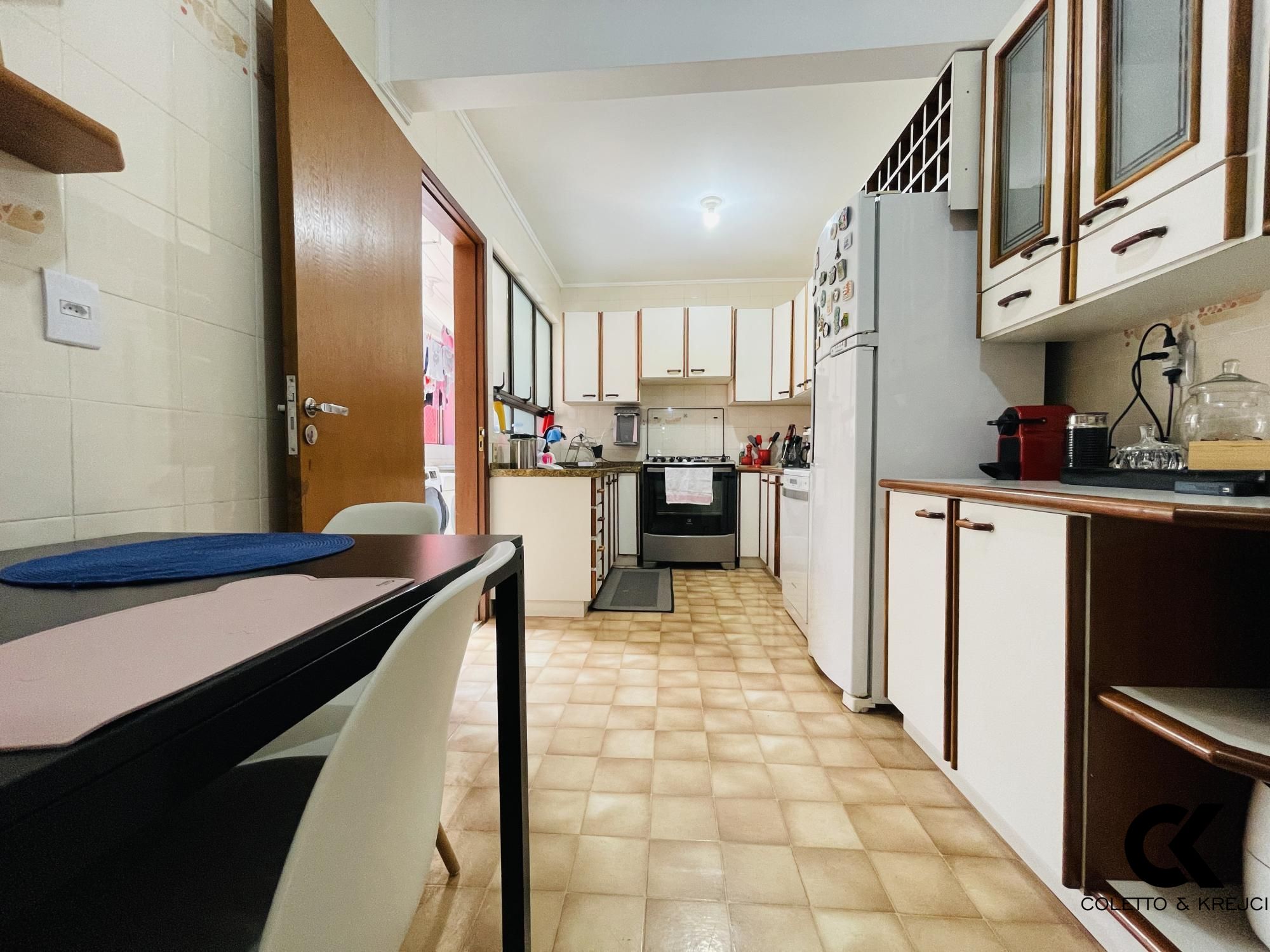 Apartamento à venda com 3 quartos, 224m² - Foto 15