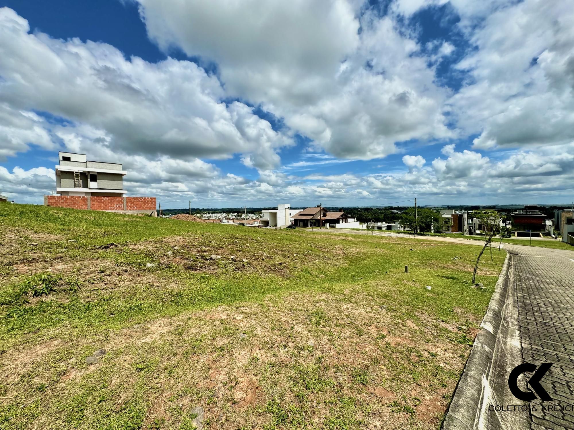 Terreno à venda, 300m² - Foto 1