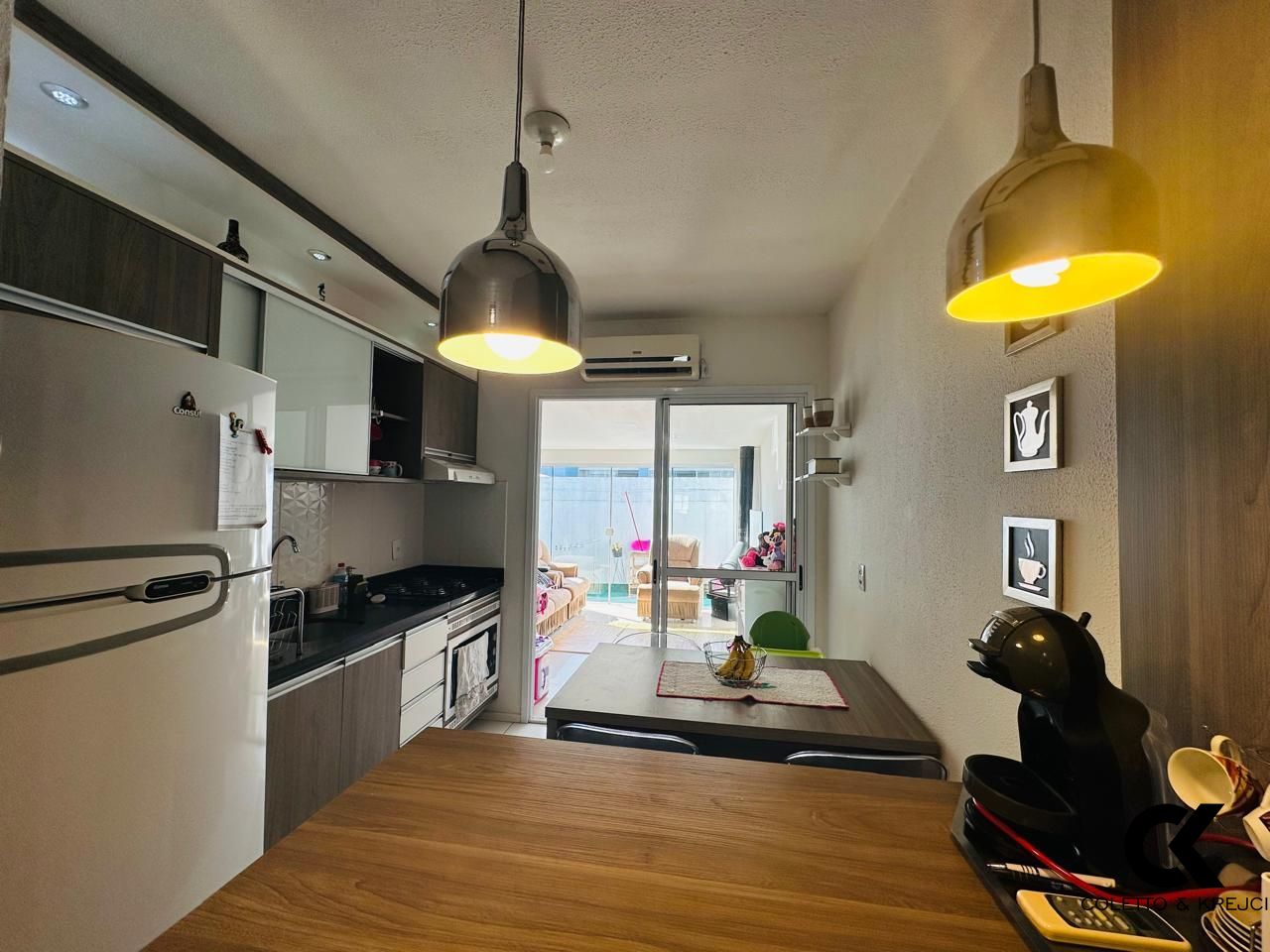 Casa à venda com 2 quartos, 71m² - Foto 4