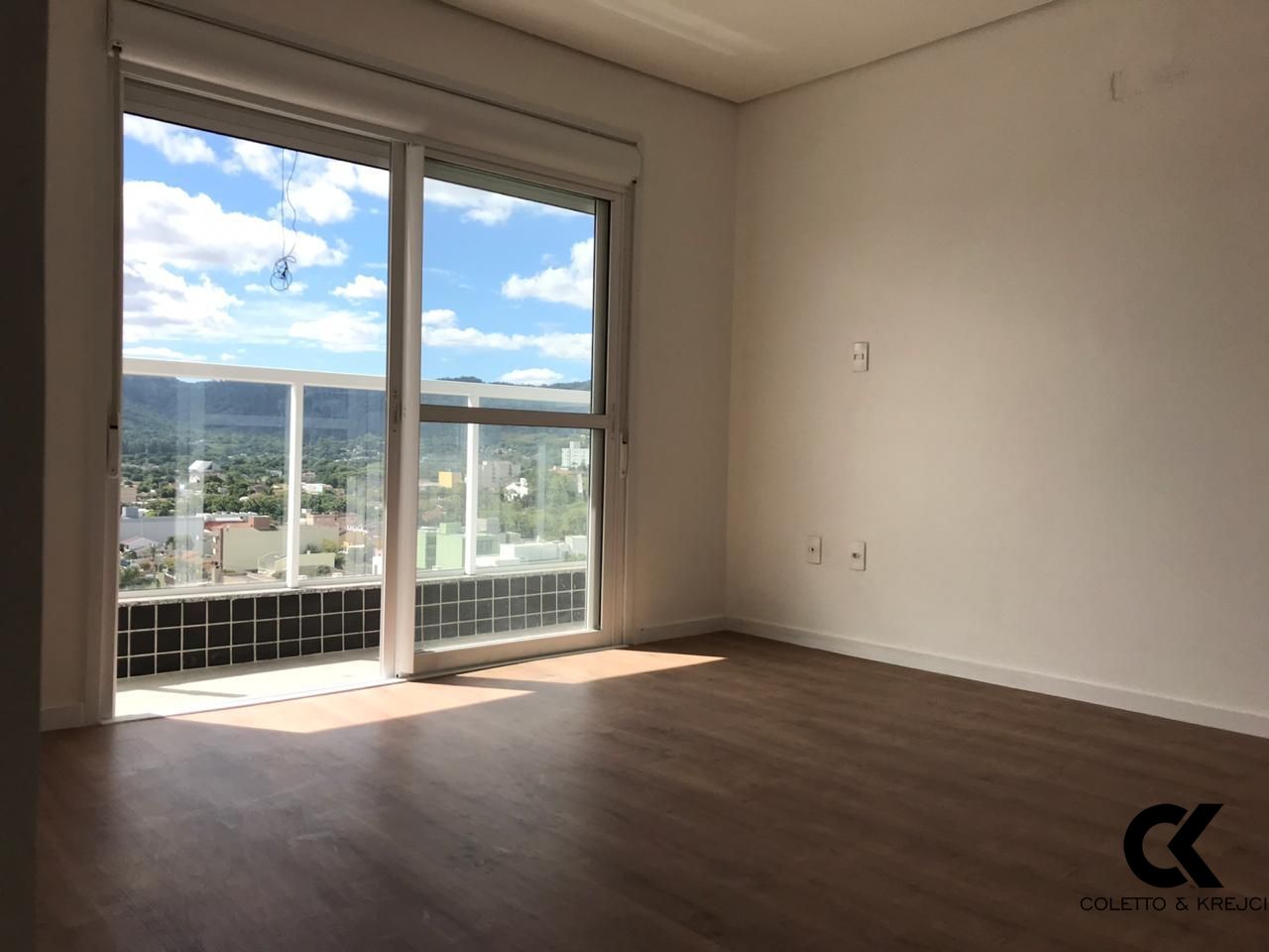 Apartamento à venda com 3 quartos, 165m² - Foto 4