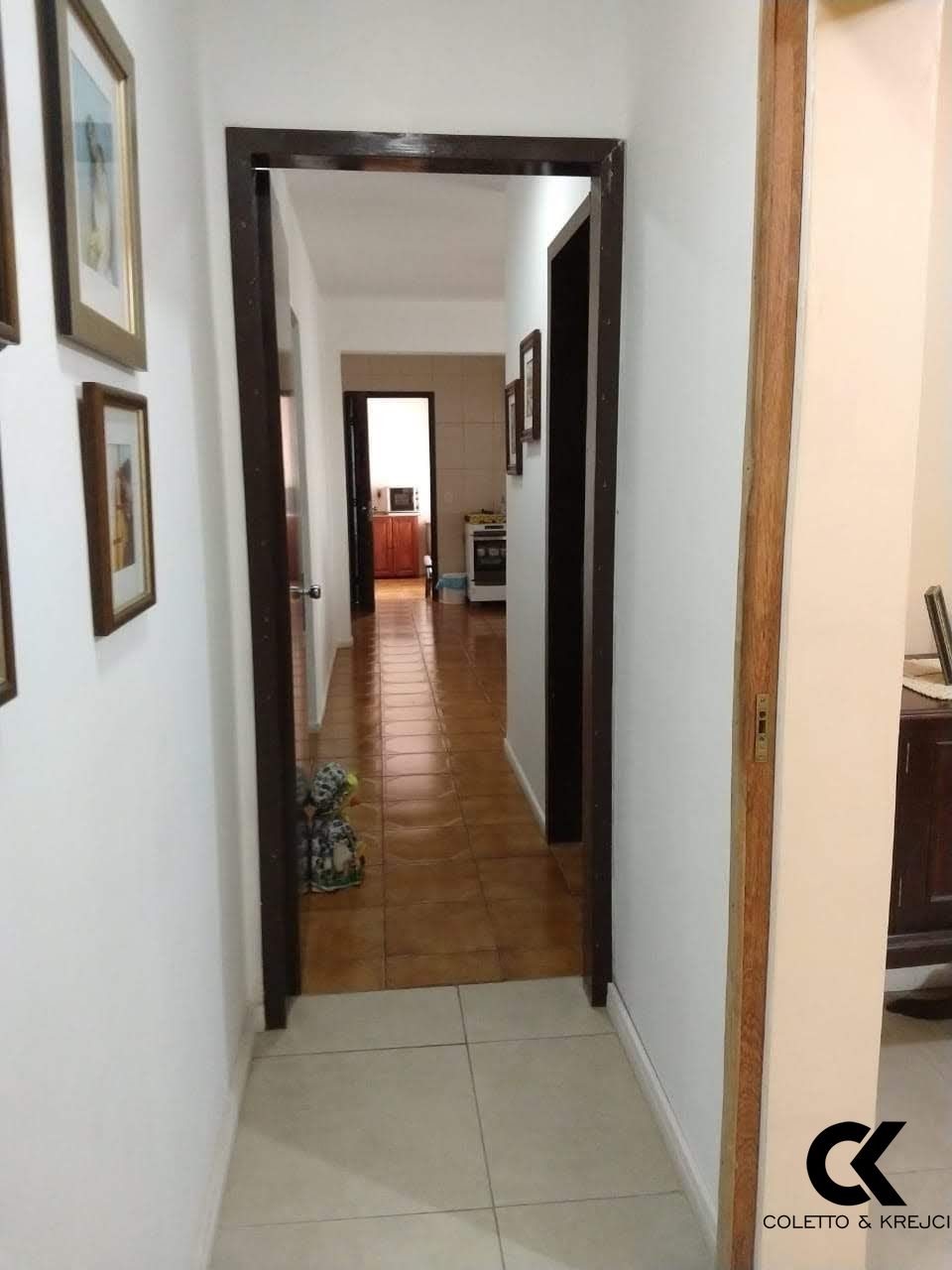 Casa à venda com 3 quartos, 205m² - Foto 4