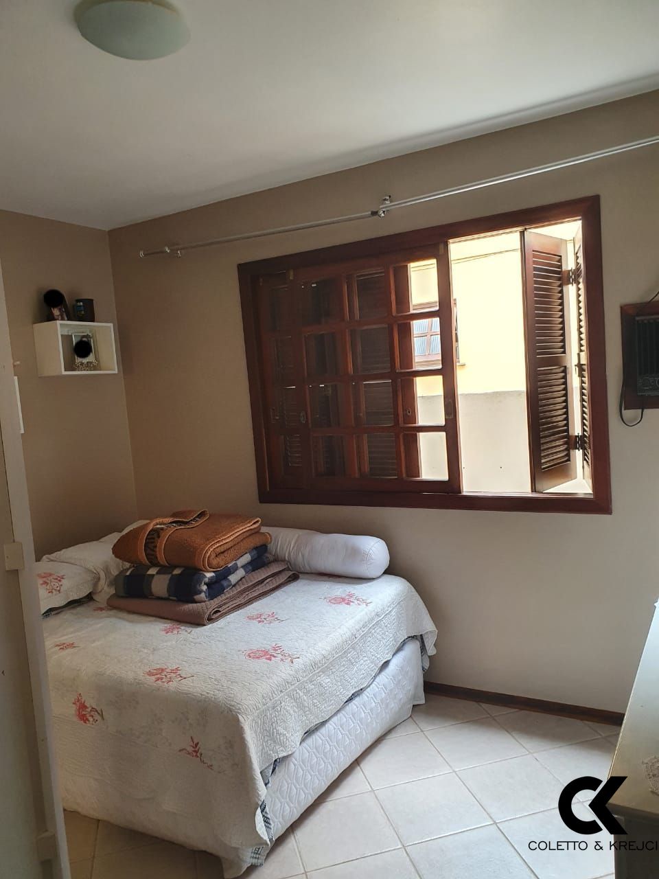 Casa à venda com 3 quartos, 175m² - Foto 11