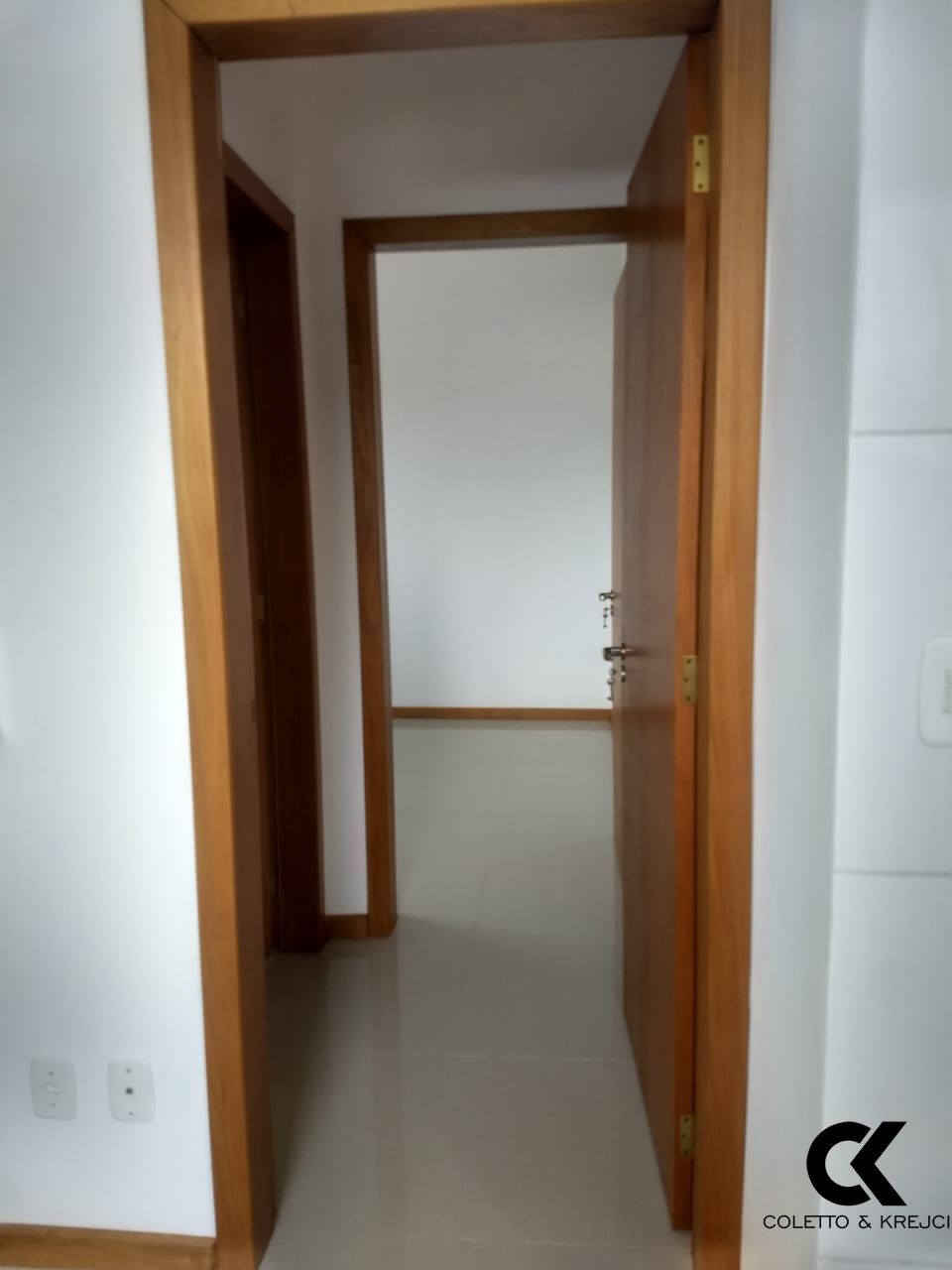 Apartamento à venda com 1 quarto, 33m² - Foto 6