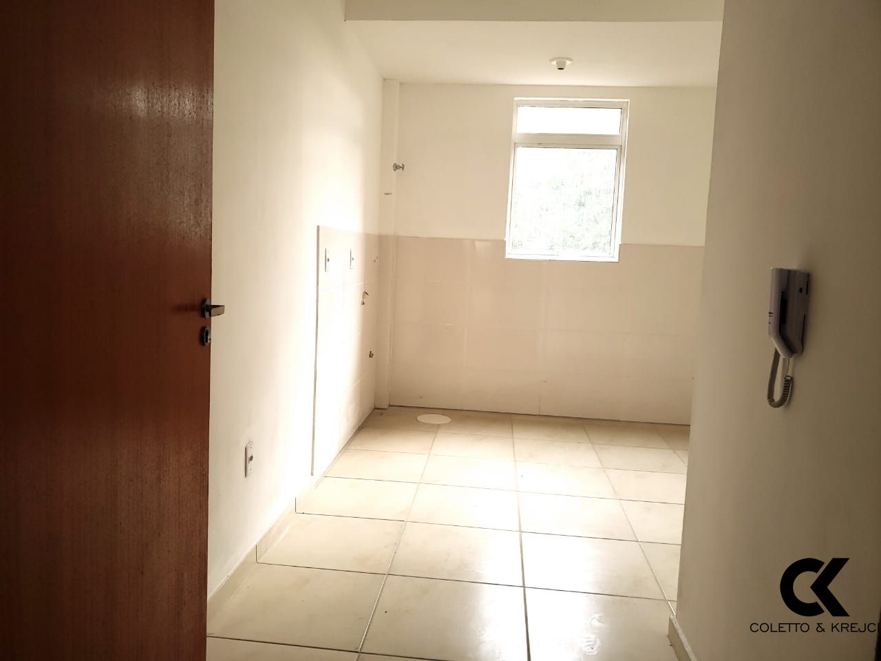 Apartamento à venda com 1 quarto, 37m² - Foto 2