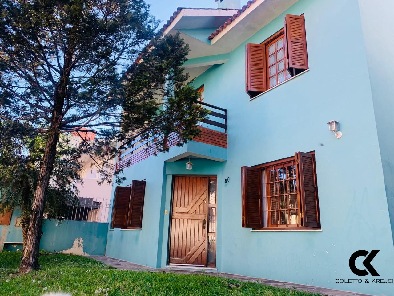 Casa à venda com 3 quartos, 250m² - Foto 1