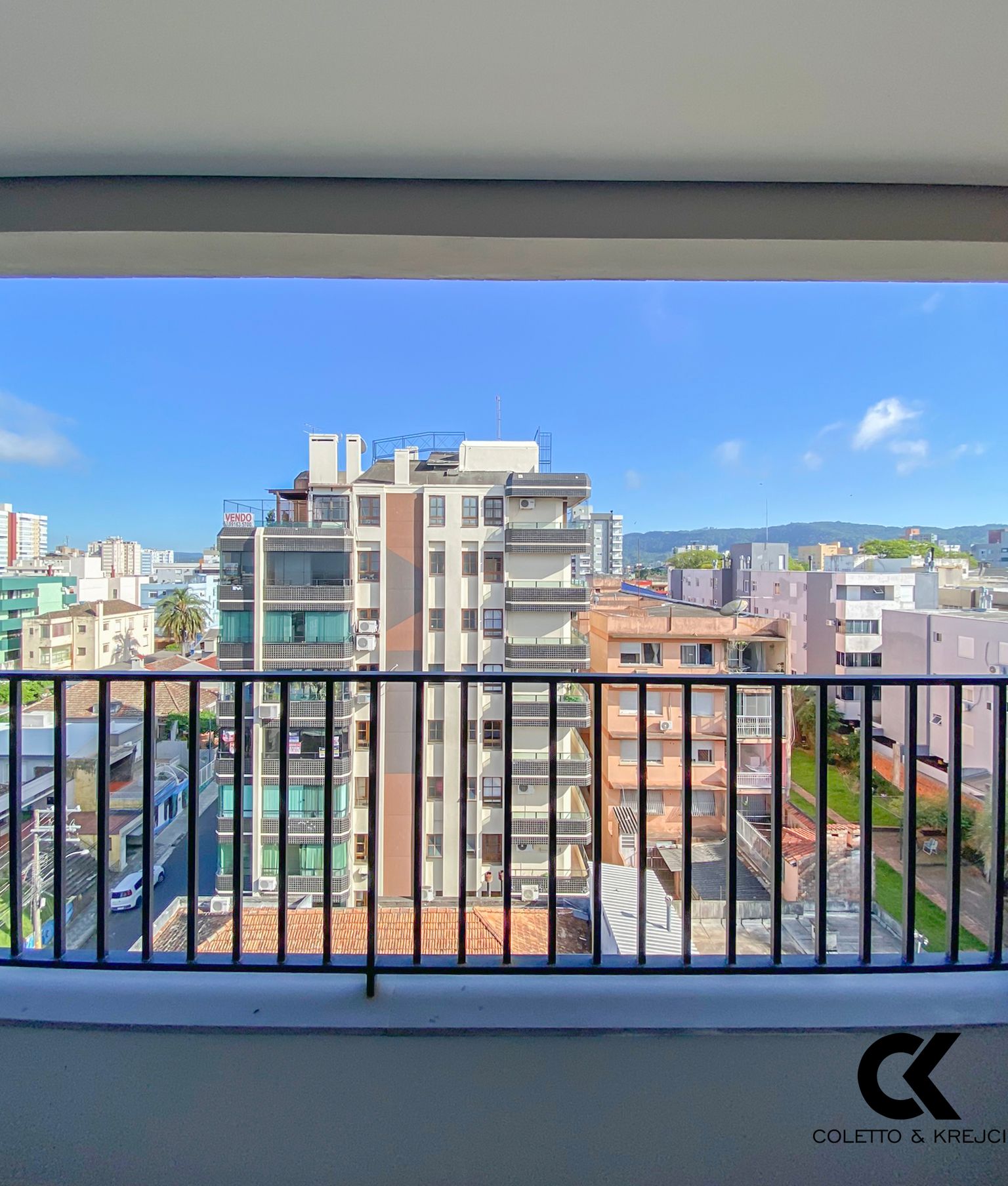 Apartamento à venda com 2 quartos, 77m² - Foto 3