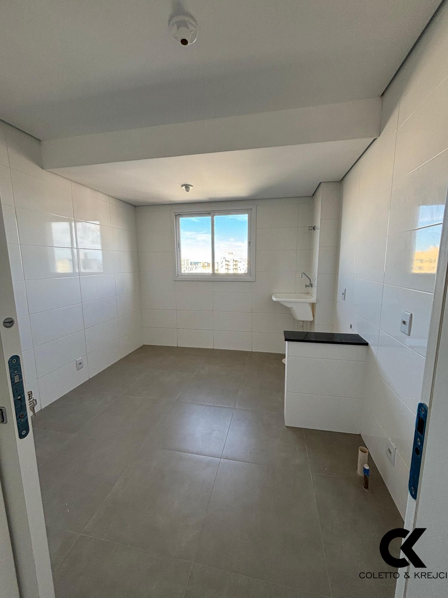 Apartamento à venda com 2 quartos, 95m² - Foto 13