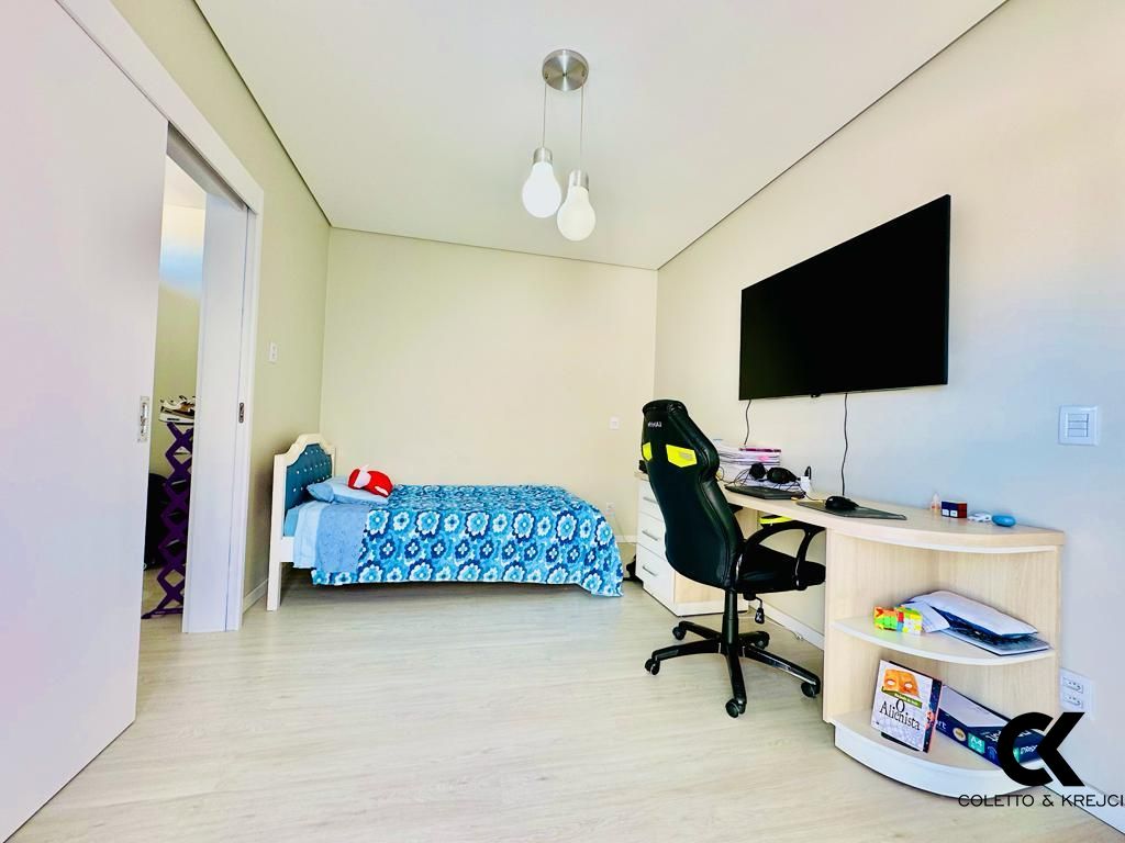 Casa à venda com 4 quartos, 240m² - Foto 19