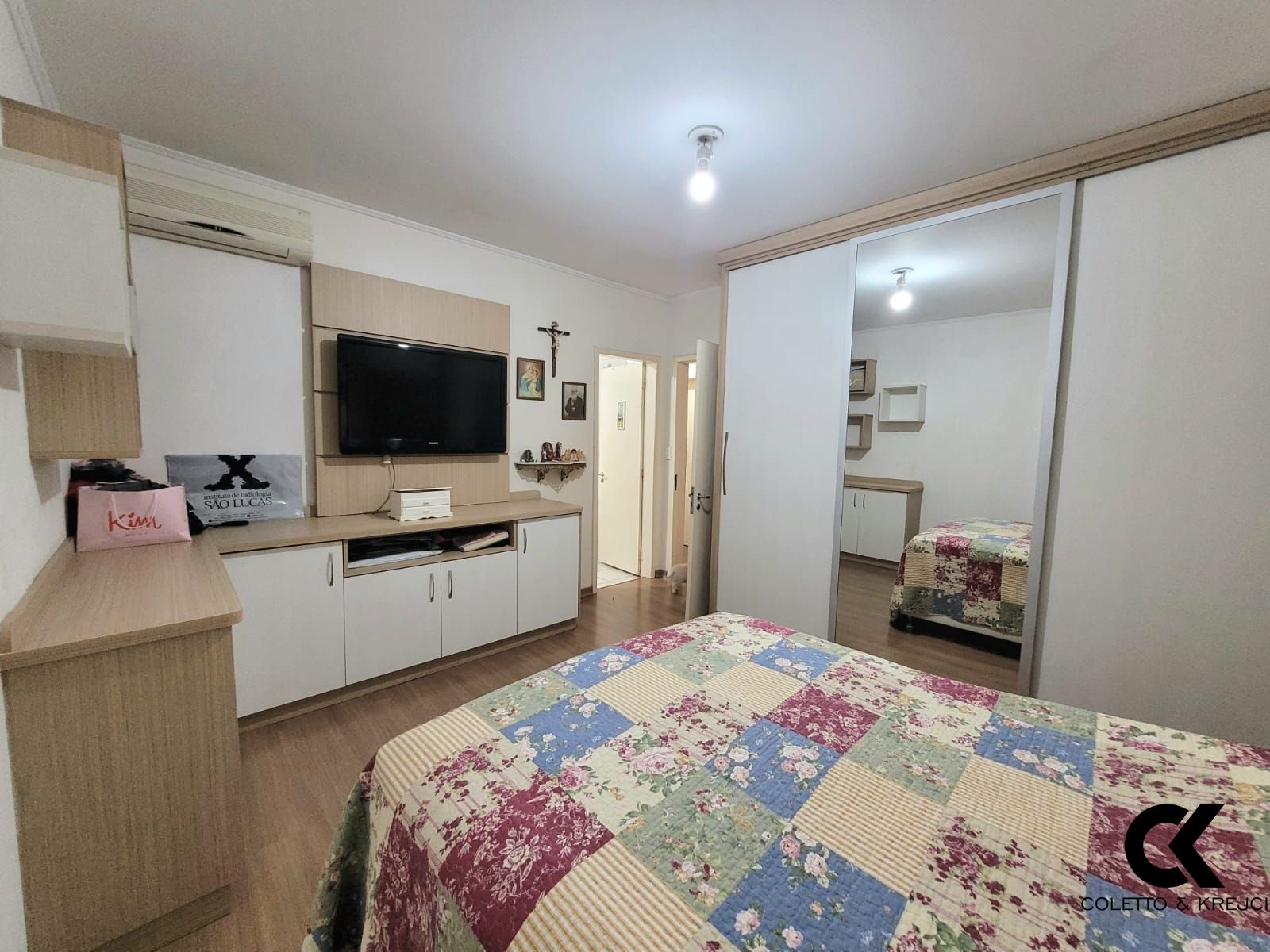 Casa à venda com 3 quartos, 300m² - Foto 14