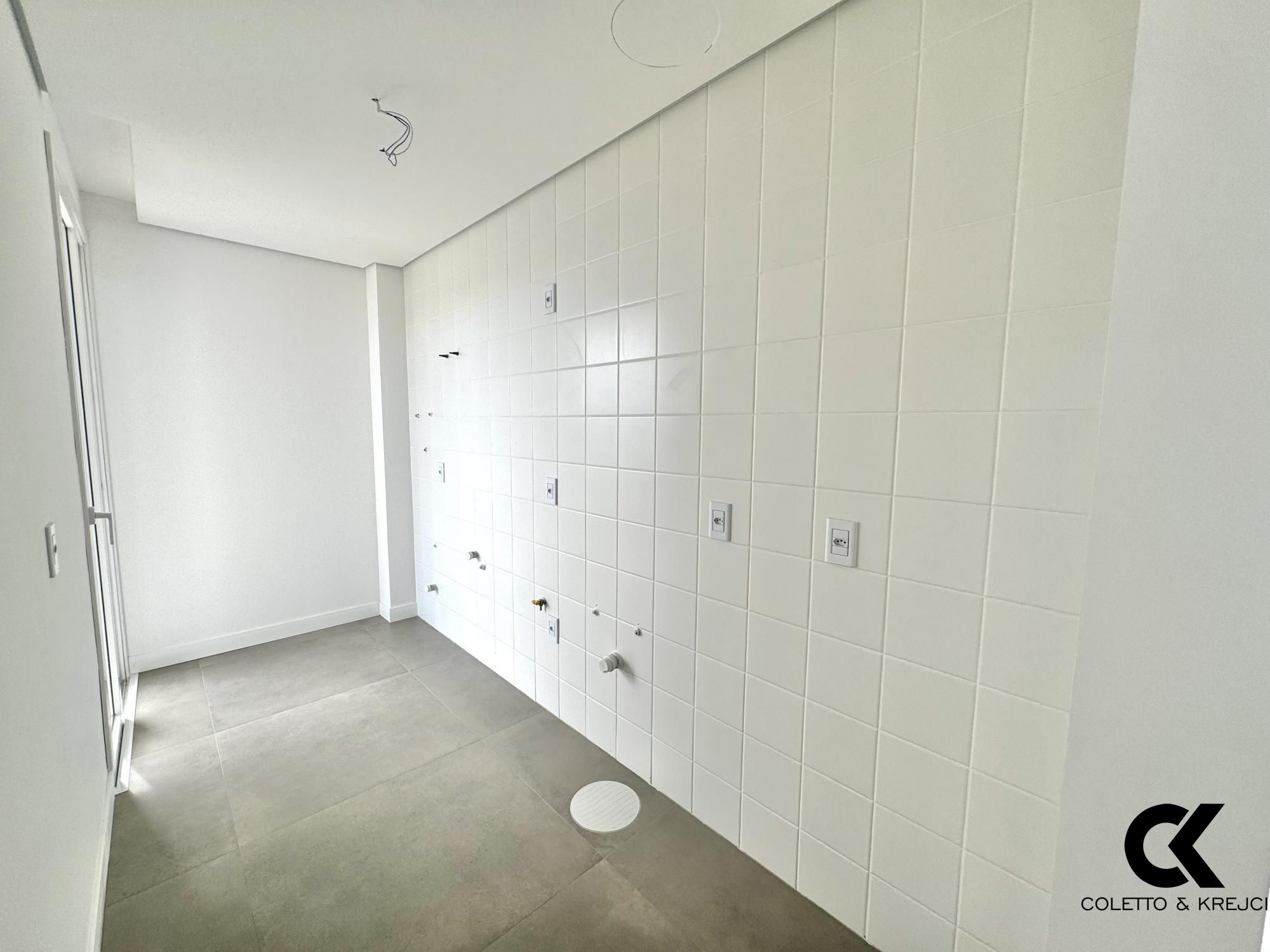 Apartamento à venda com 2 quartos, 66m² - Foto 4