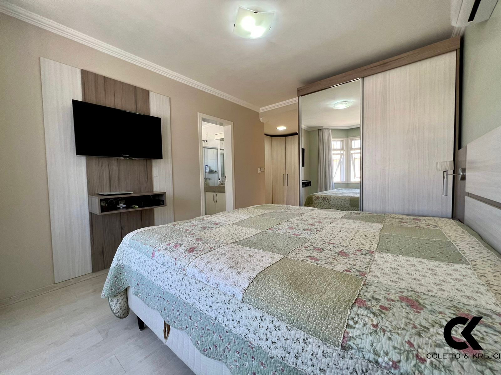 Casa à venda com 4 quartos, 199m² - Foto 13