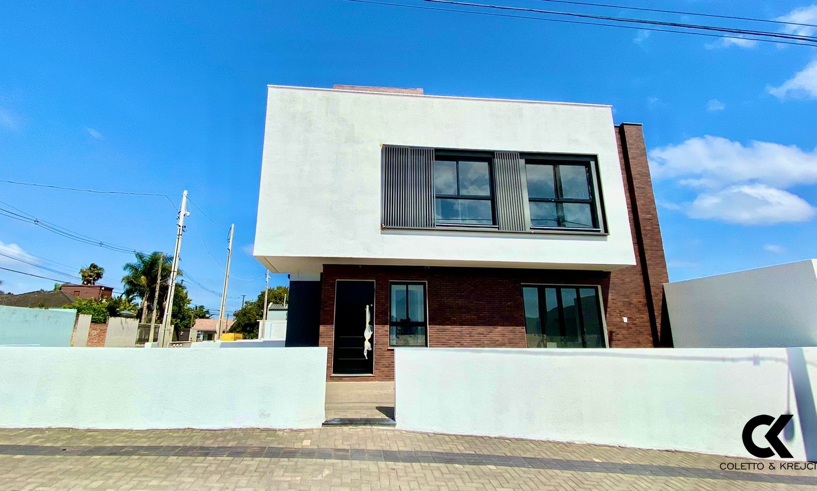 Casa à venda com 2 quartos, 84m² - Foto 2