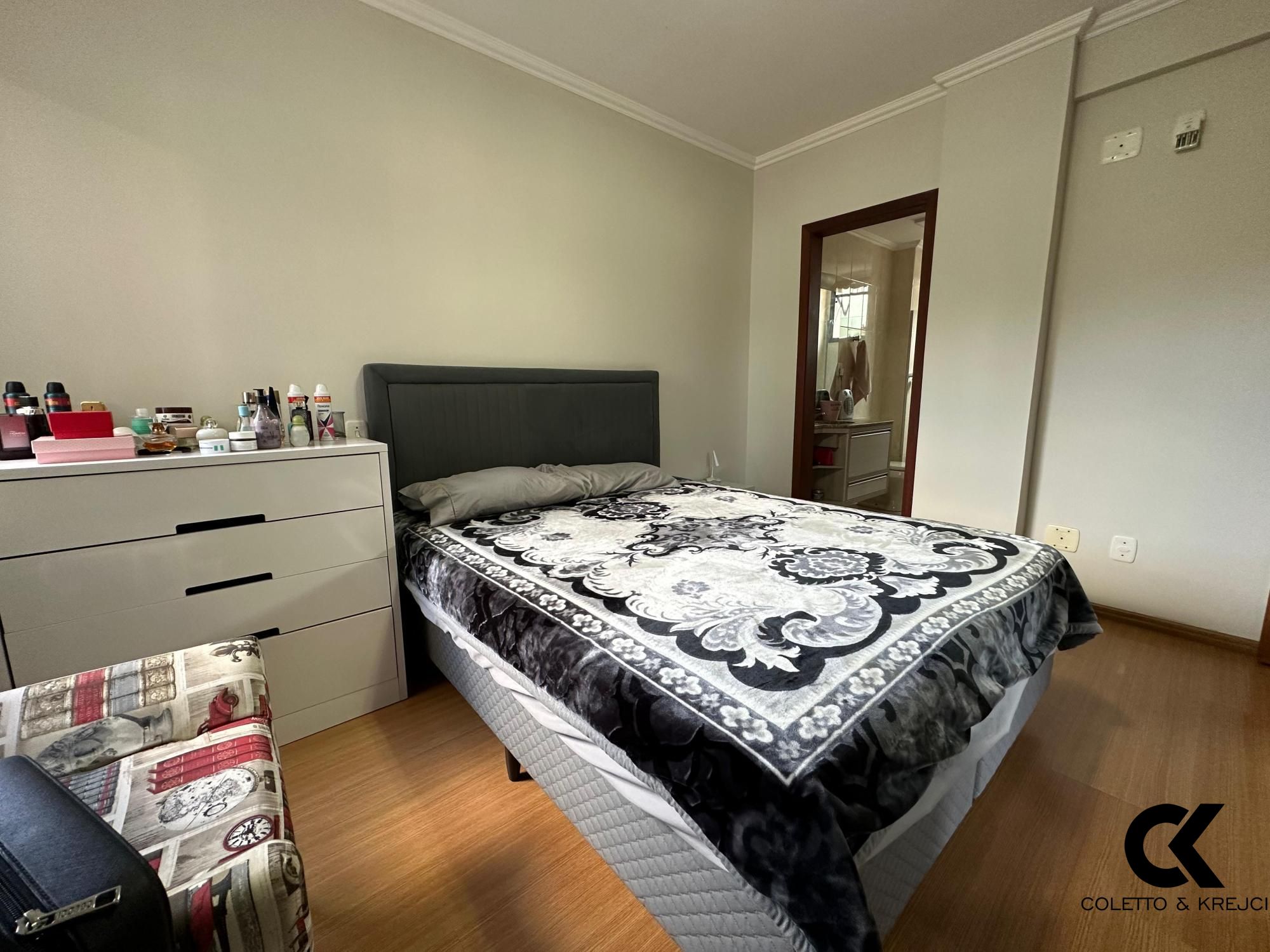 Apartamento à venda com 2 quartos, 95m² - Foto 10