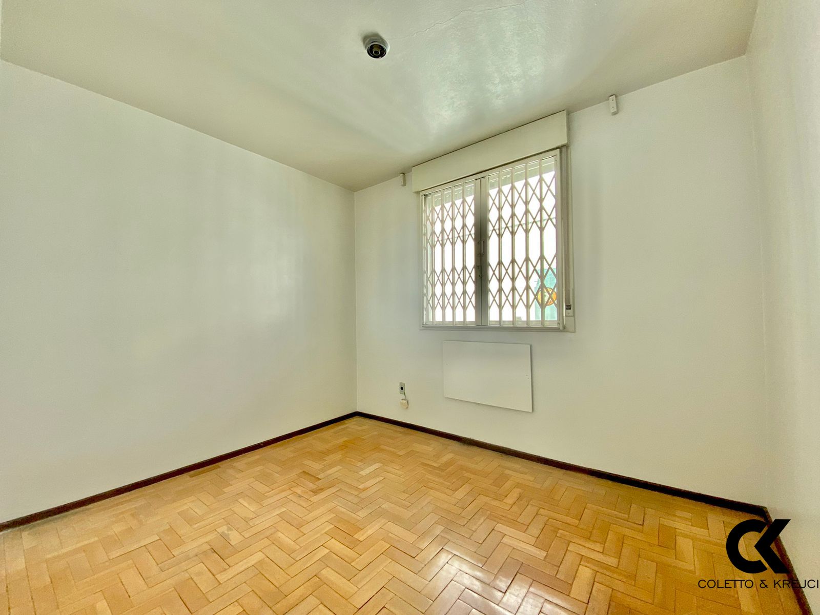 Apartamento à venda com 2 quartos, 70m² - Foto 4