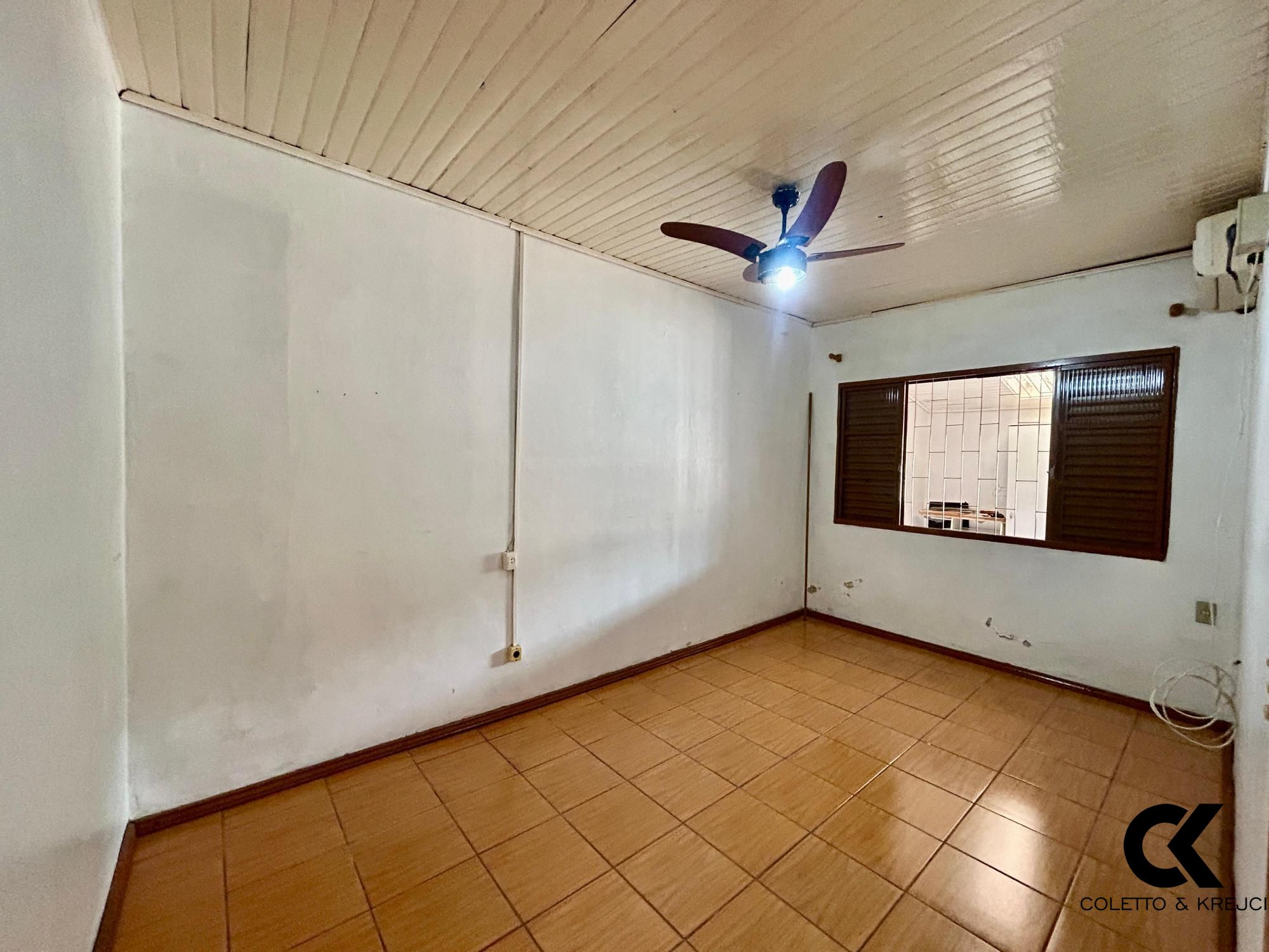 Casa à venda com 4 quartos, 100m² - Foto 11