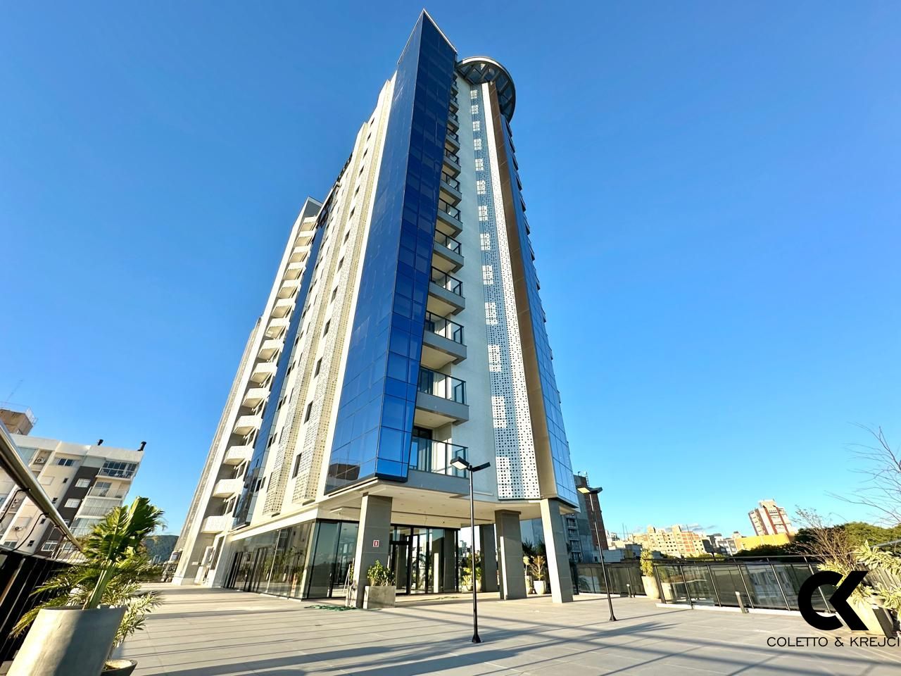 Apartamento, 3 quartos, 198 m² - Foto 1