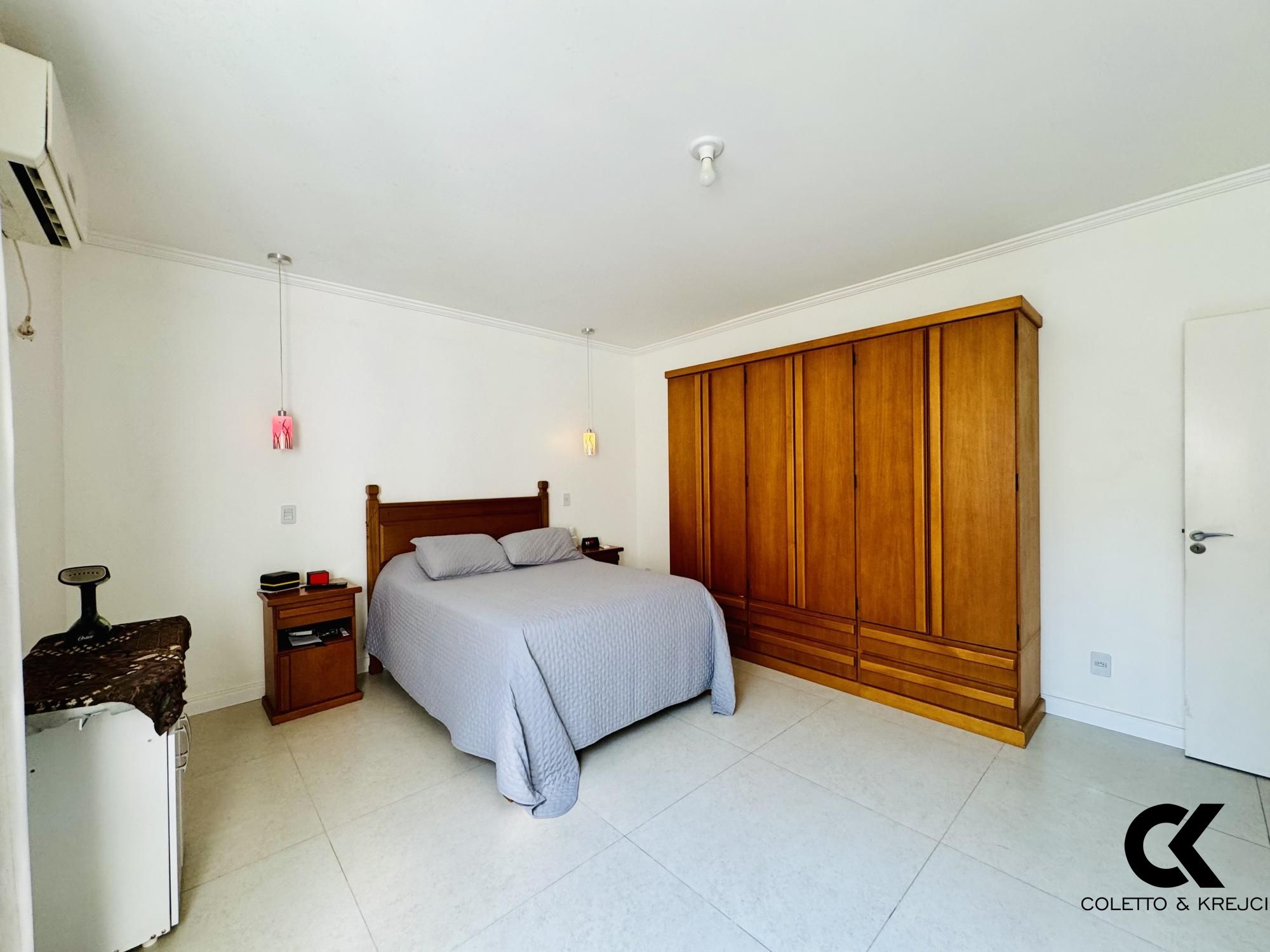 Casa à venda com 3 quartos, 205m² - Foto 16