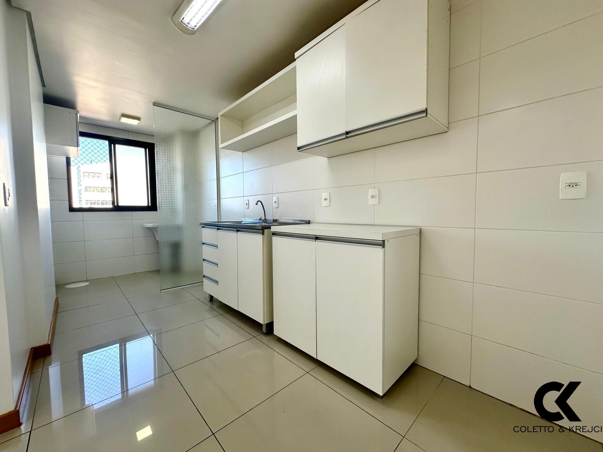 Apartamento à venda com 2 quartos, 126m² - Foto 3