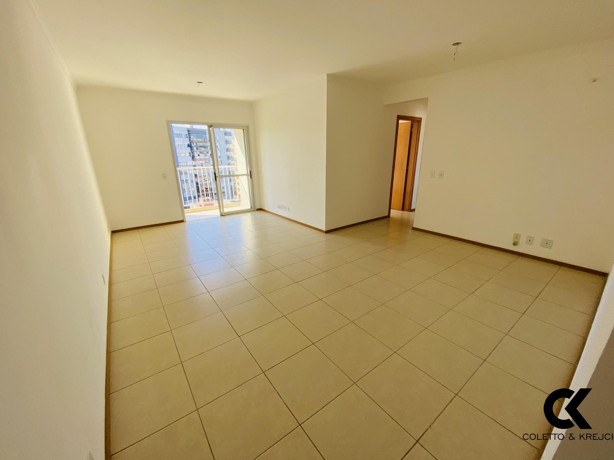 Apartamento à venda com 3 quartos, 87m² - Foto 2