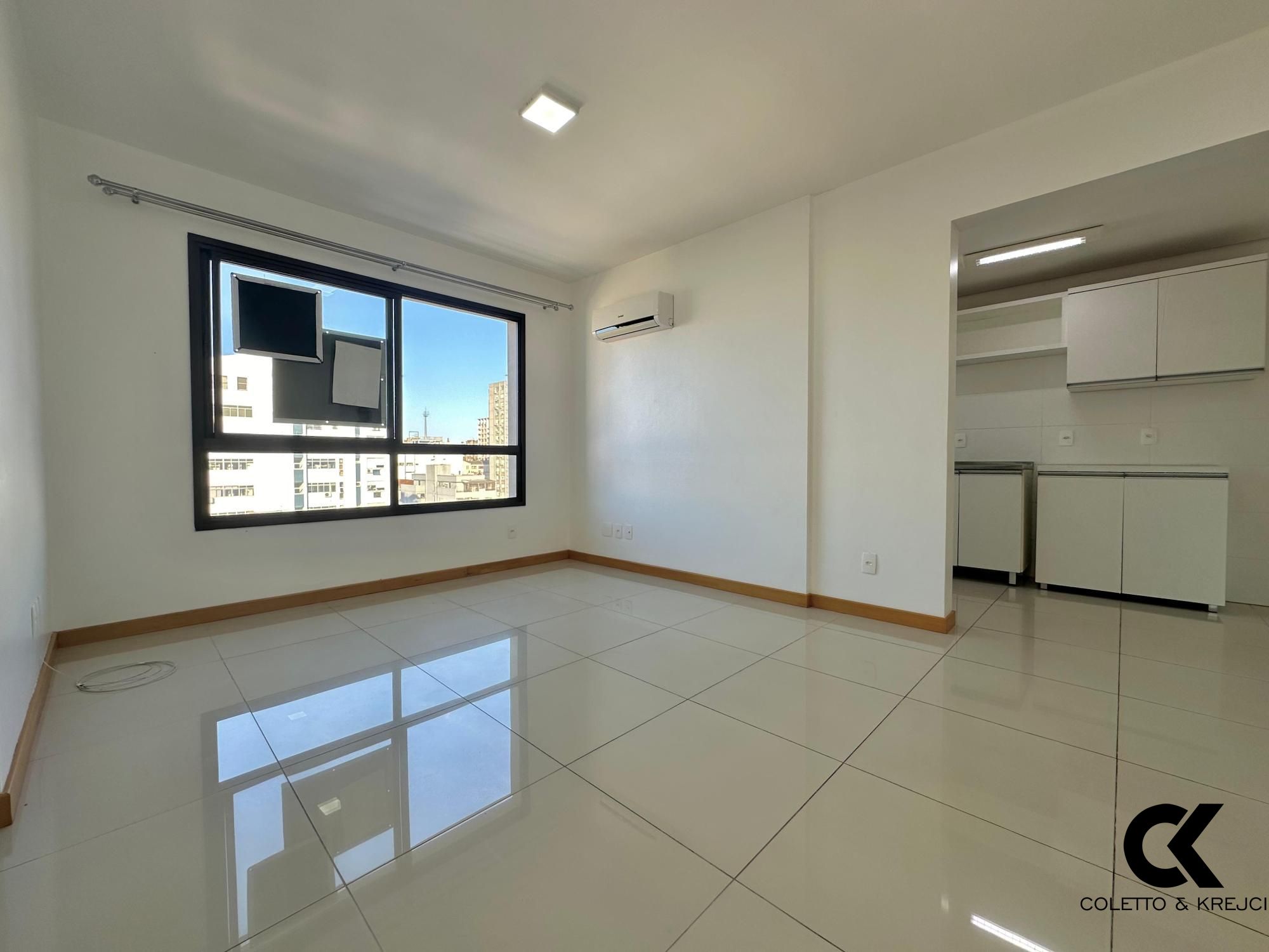 Apartamento à venda com 2 quartos, 126m² - Foto 2