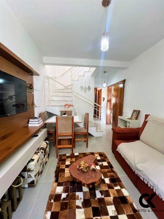 Sobrado à venda com 2 quartos, 81m² - Foto 1
