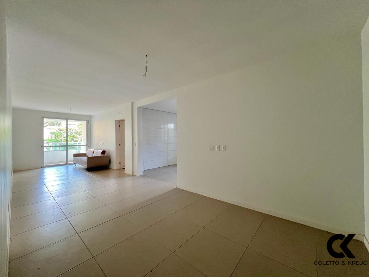 Apartamento à venda com 3 quartos, 118m² - Foto 3