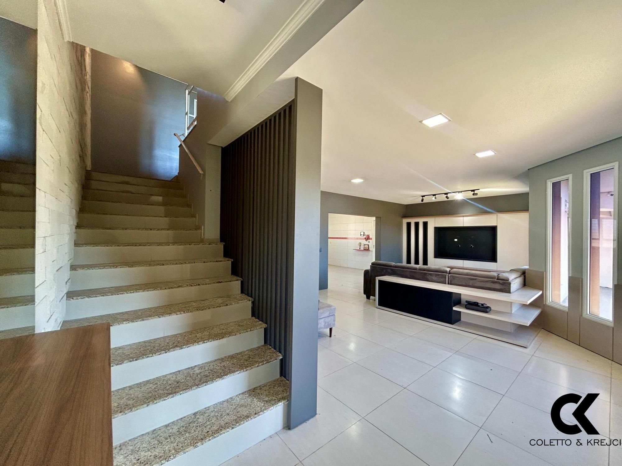 Casa à venda com 5 quartos, 323m² - Foto 15