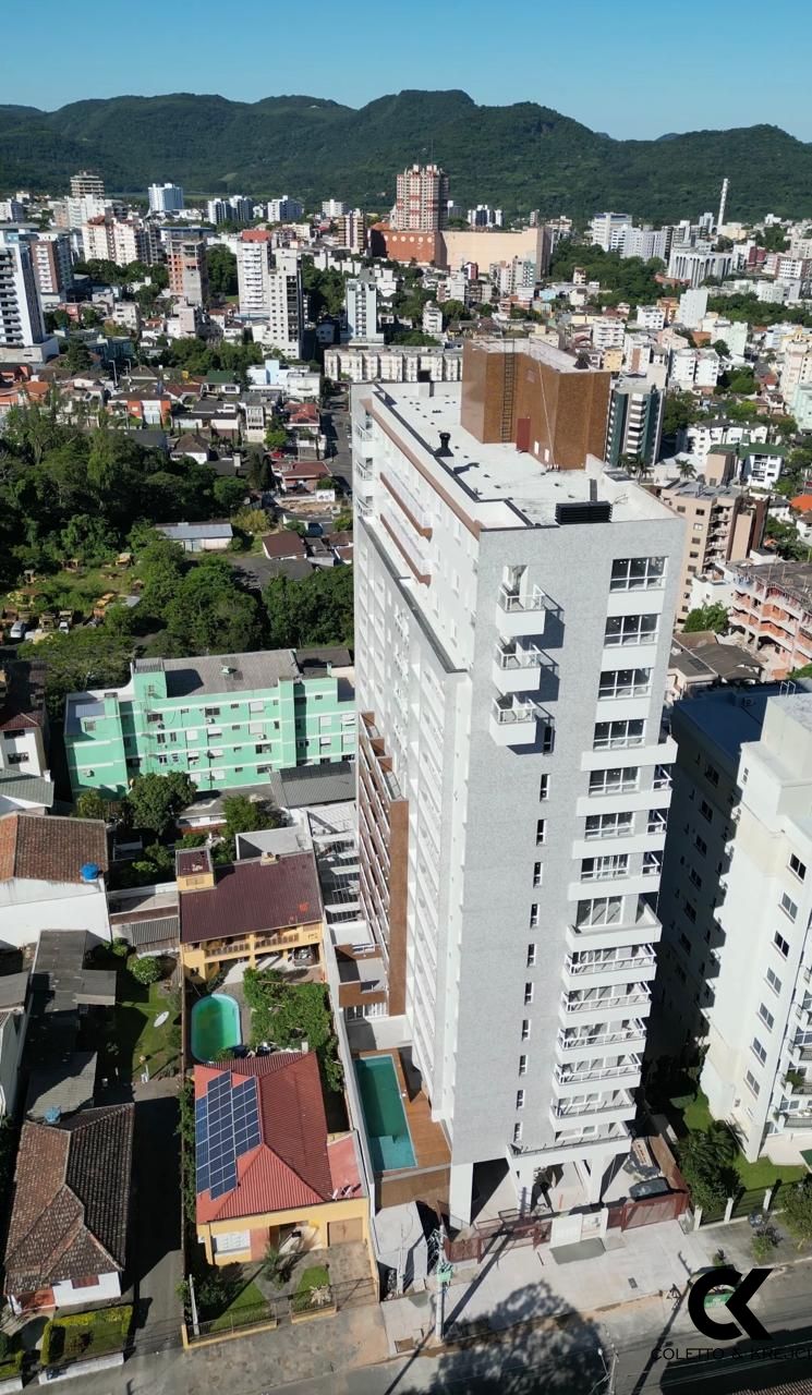 Apartamento à venda com 3 quartos, 151m² - Foto 1