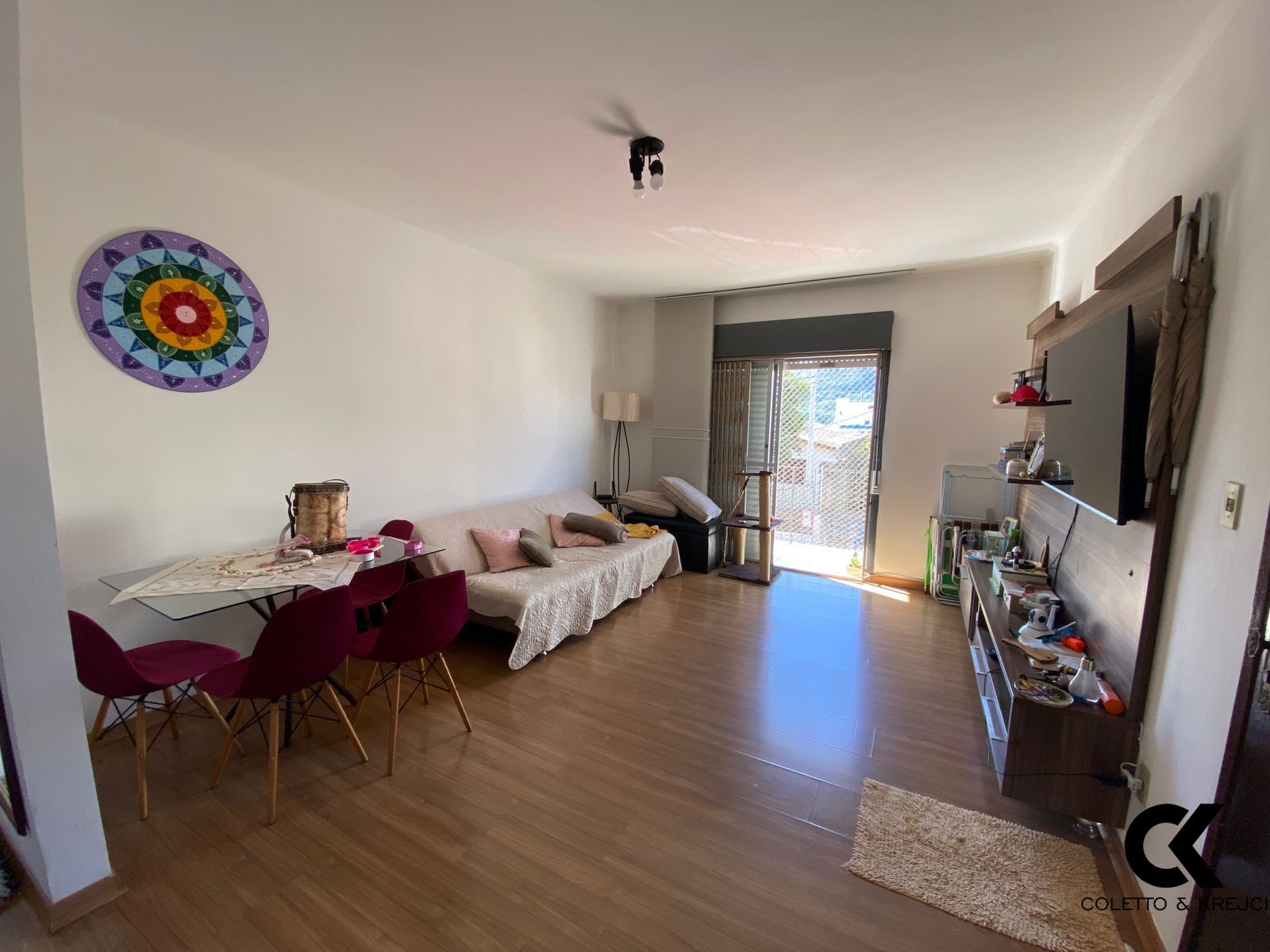 Apartamento à venda com 3 quartos, 107m² - Foto 1