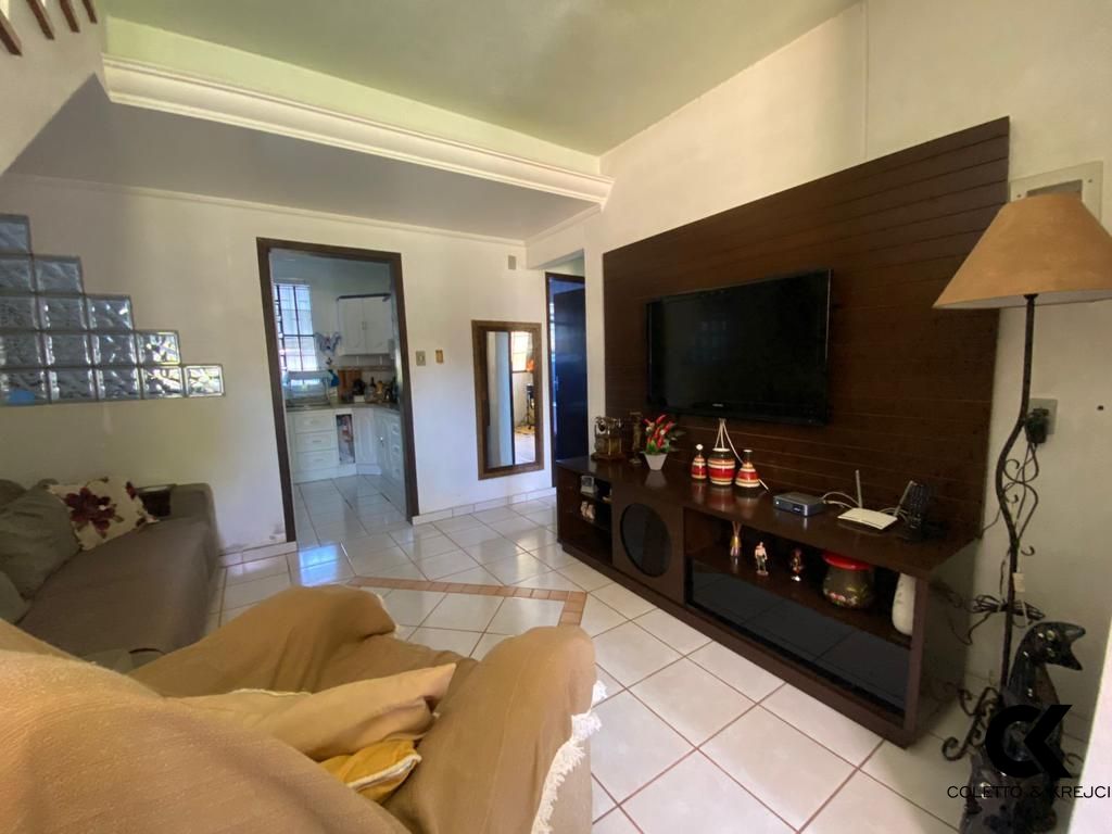 Casa à venda com 5 quartos, 203m² - Foto 3