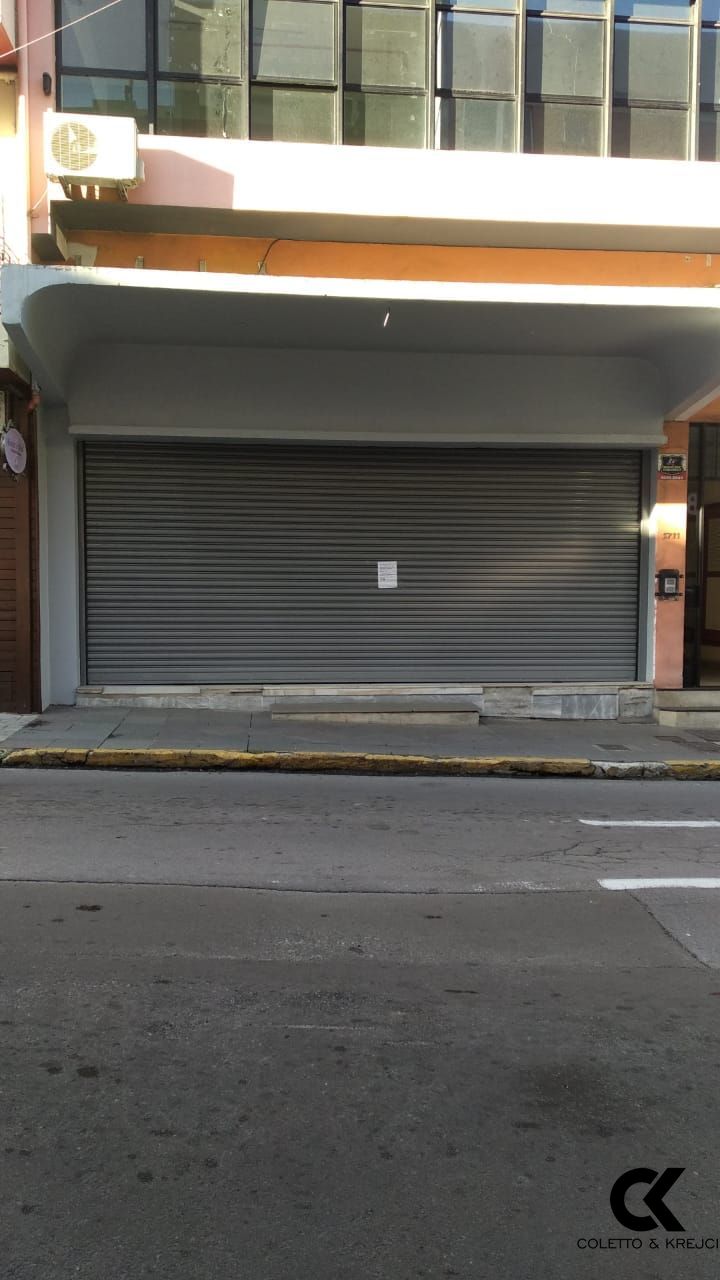 Conjunto Comercial-Sala à venda e aluguel com 1 quarto, 213m² - Foto 2