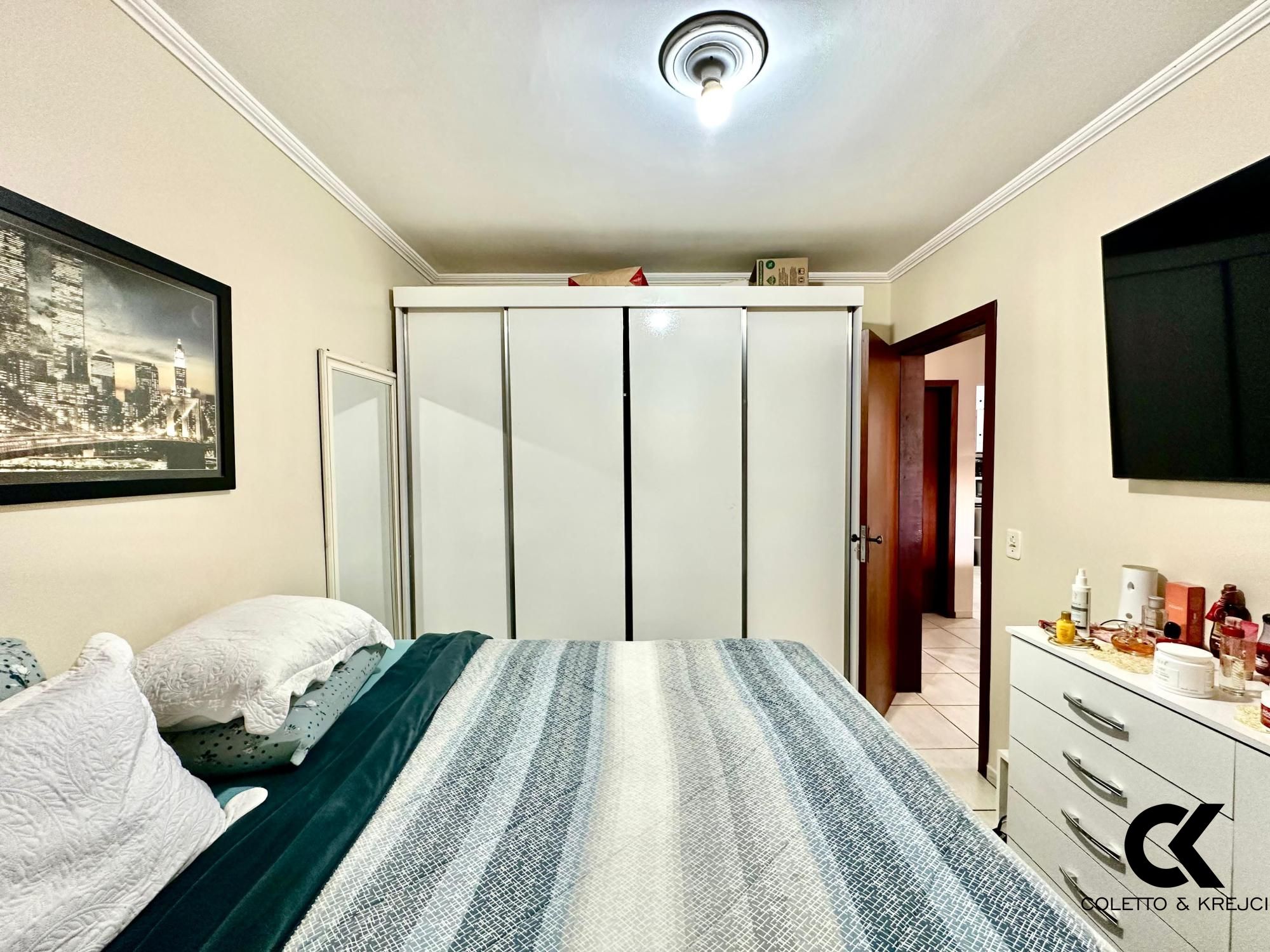 Casa à venda com 2 quartos, 90m² - Foto 5