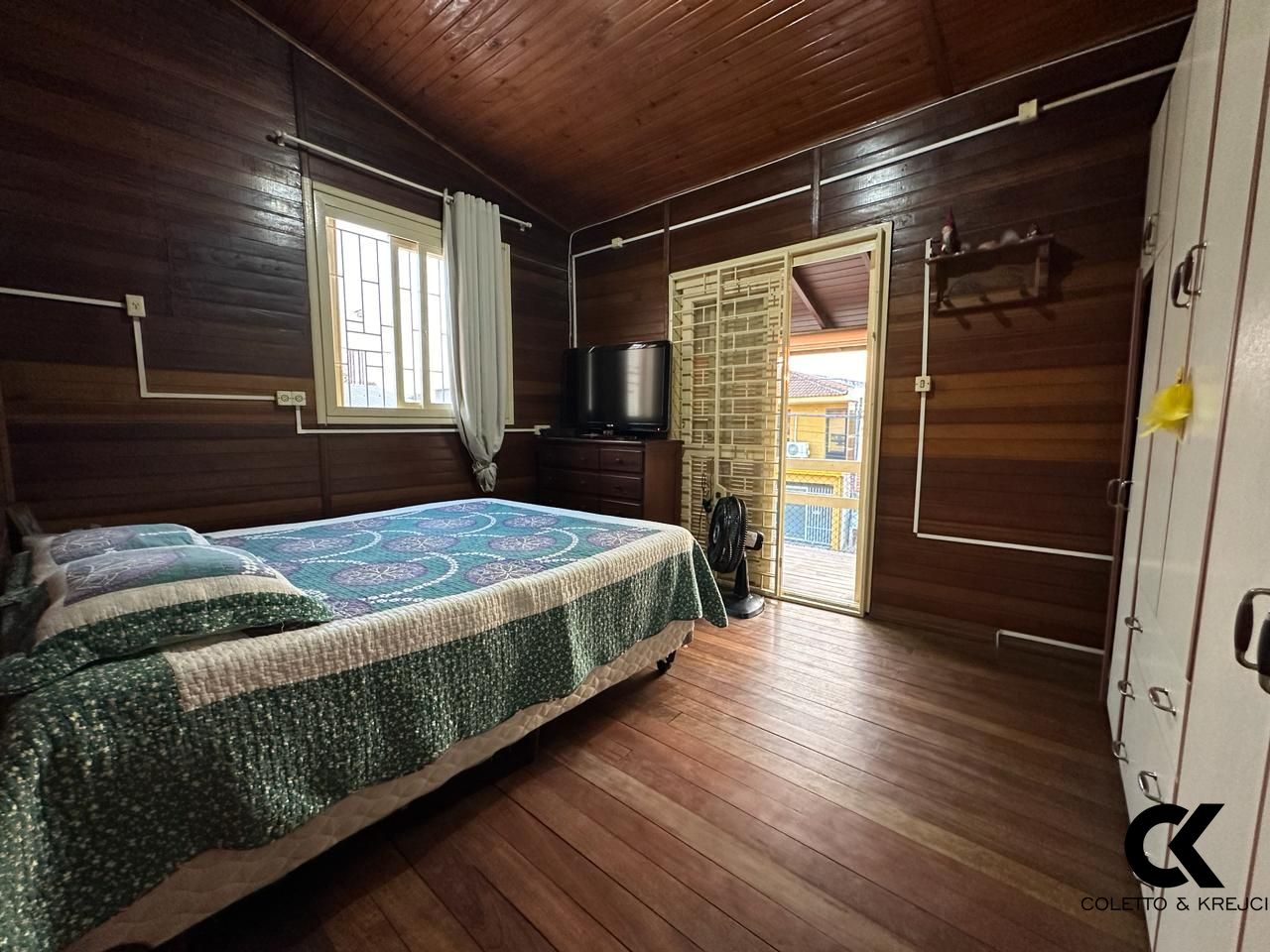 Casa à venda com 5 quartos, 196m² - Foto 13