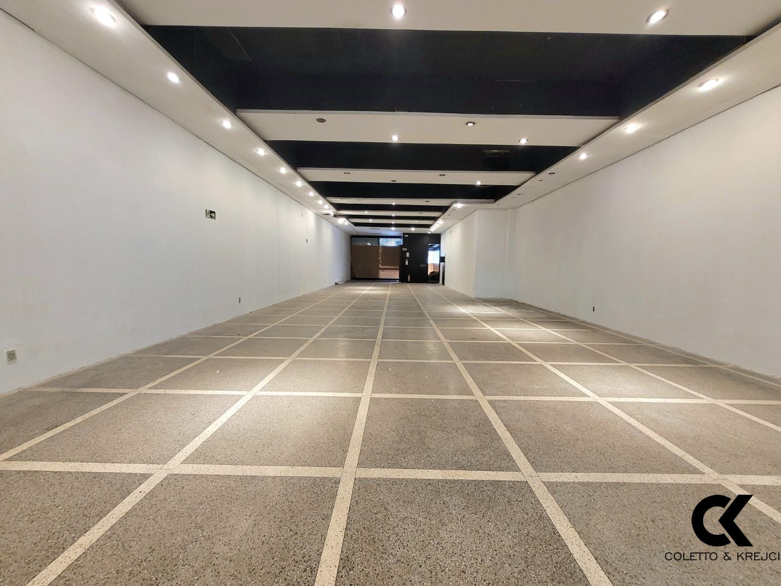 Loja-Salão, 335 m² - Foto 1