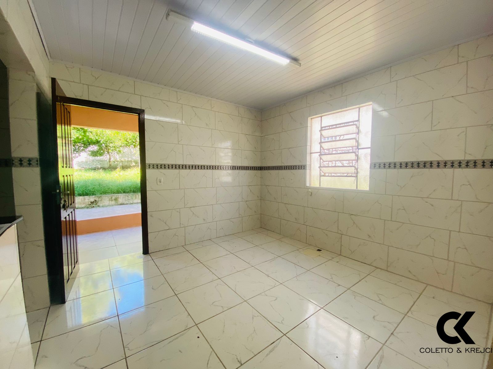 Casa à venda com 2 quartos, 100m² - Foto 12