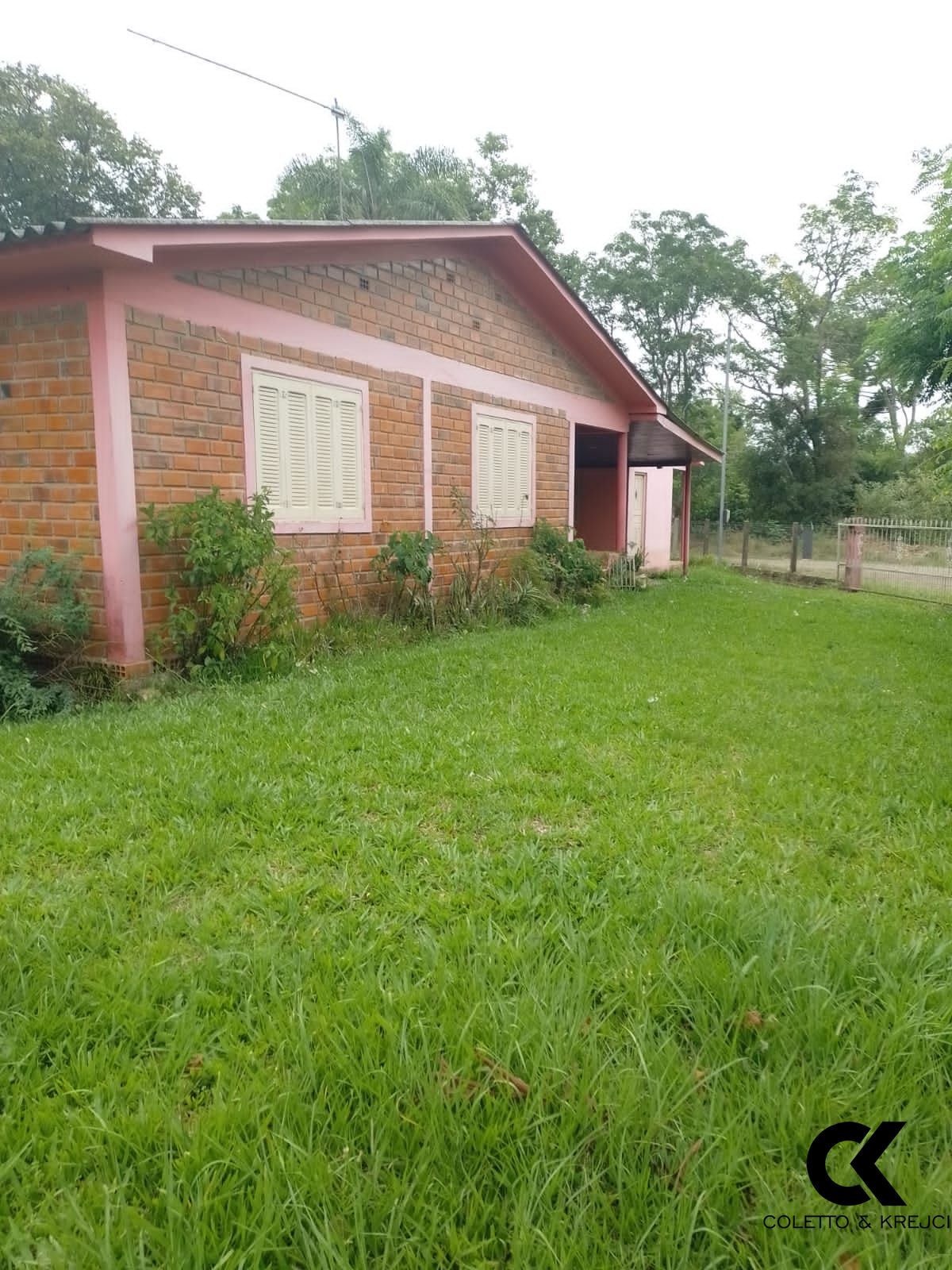 Chácara à venda com 3 quartos, 112m² - Foto 2