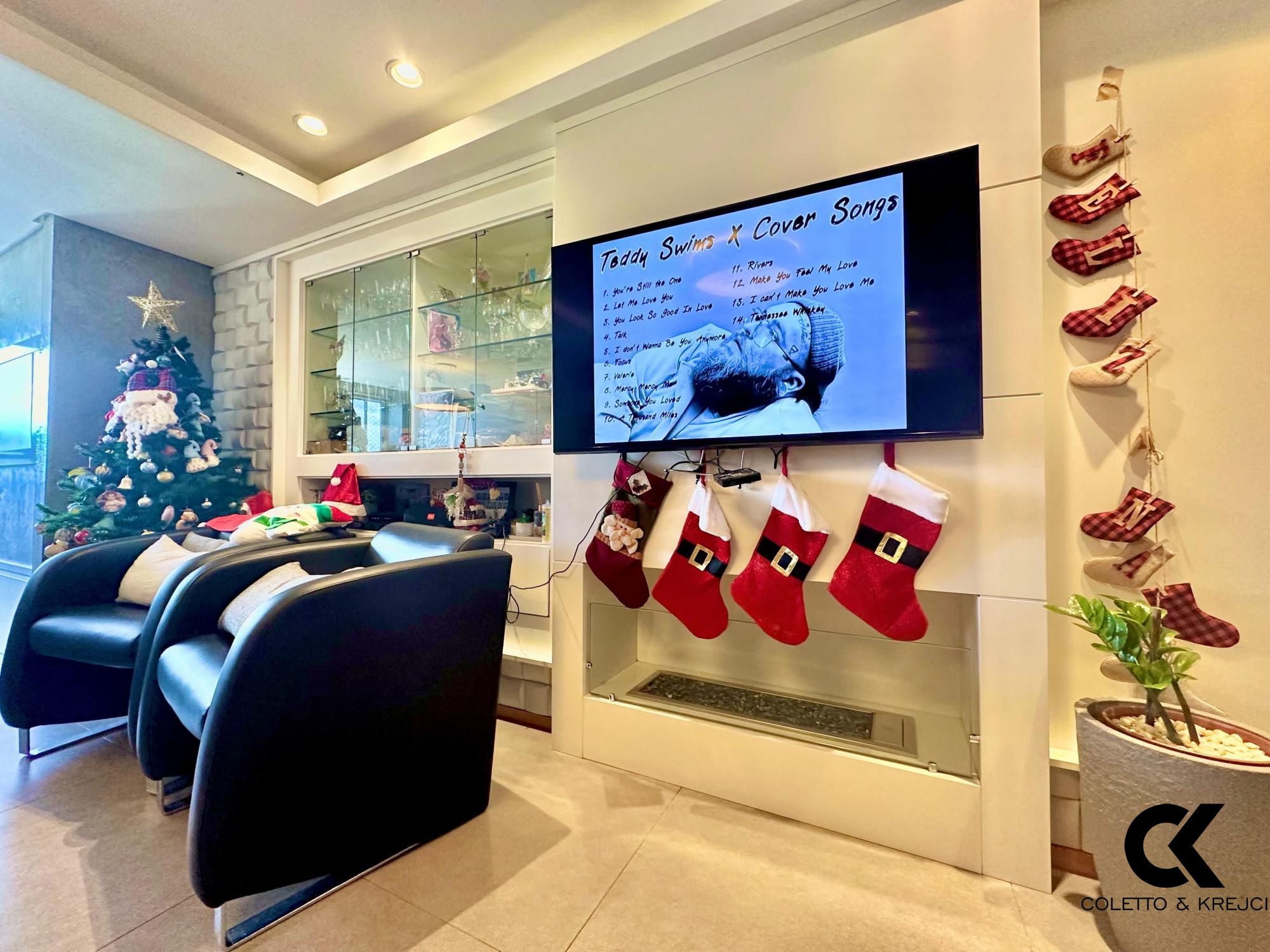 Apartamento à venda com 3 quartos, 135m² - Foto 1