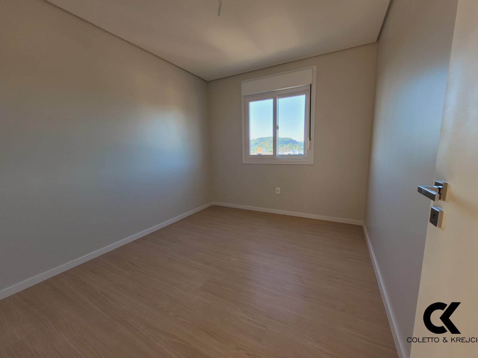 Apartamento à venda com 3 quartos, 93m² - Foto 11