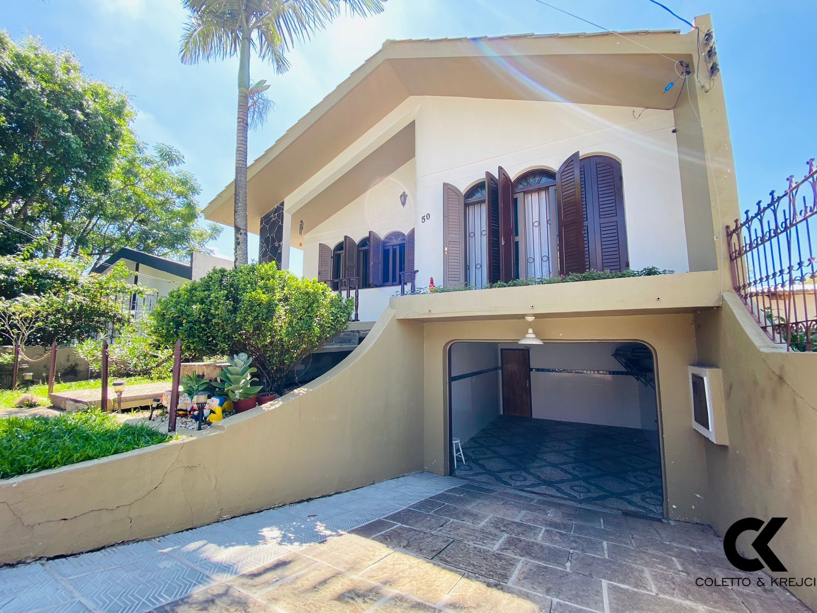 Casa à venda com 4 quartos, 226m² - Foto 2
