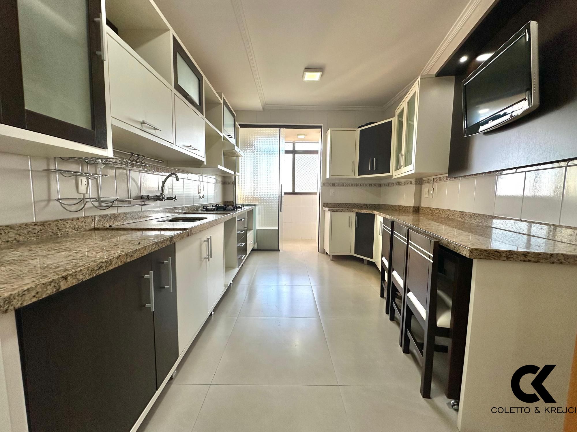Apartamento à venda com 3 quartos, 124m² - Foto 6