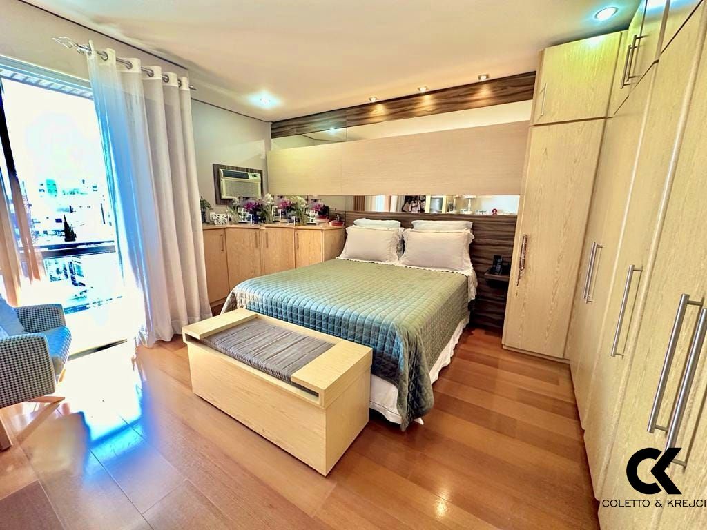 Cobertura à venda com 4 quartos, 244m² - Foto 18